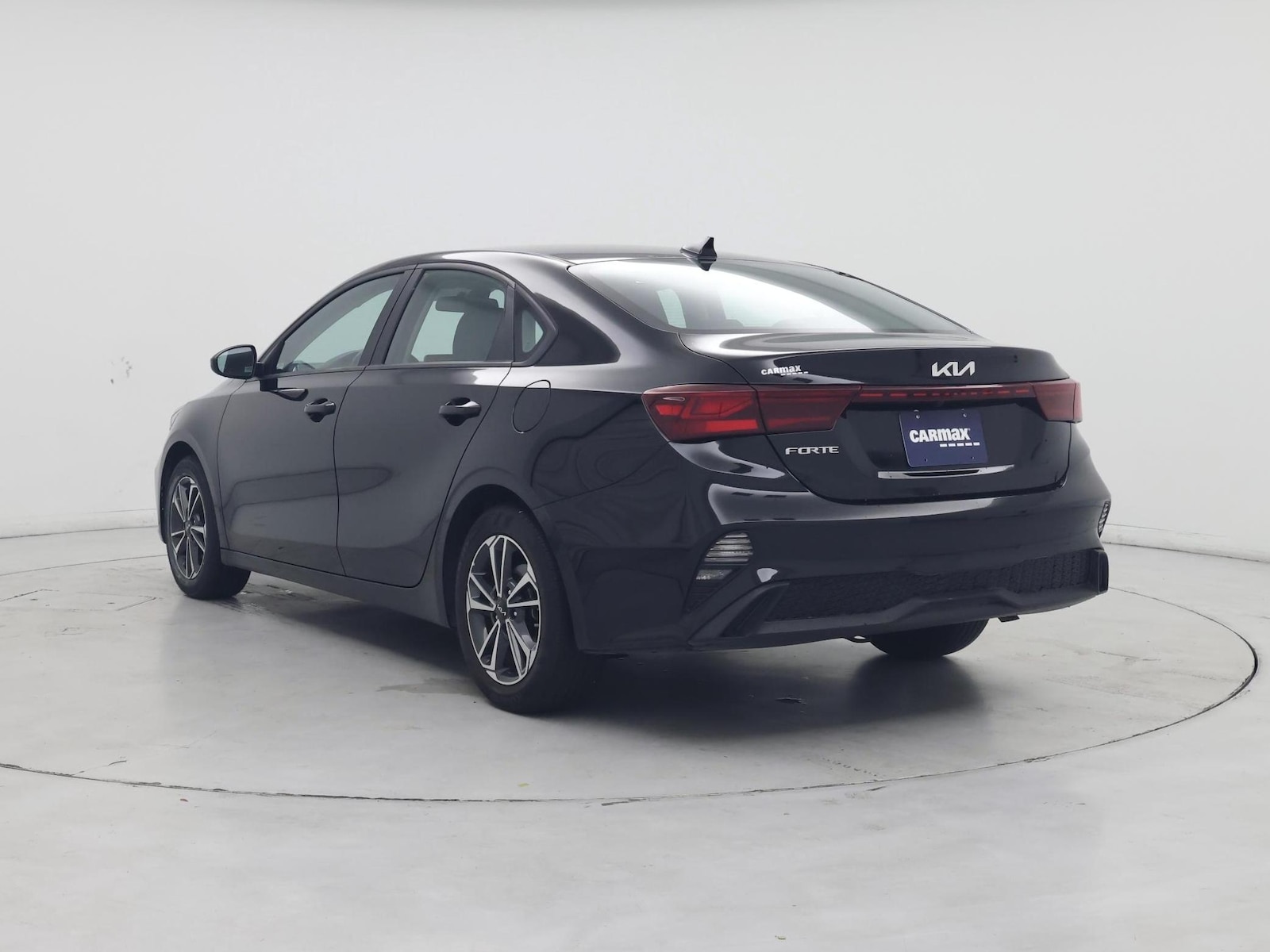 2024 Kia Forte LX - Photo 3