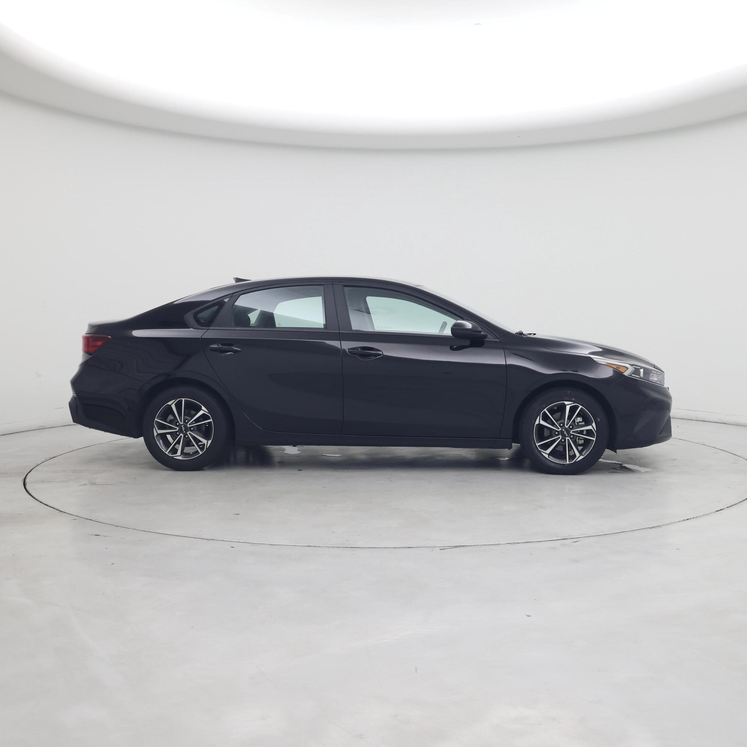 Thumbnail: 2024 Kia Forte - 7