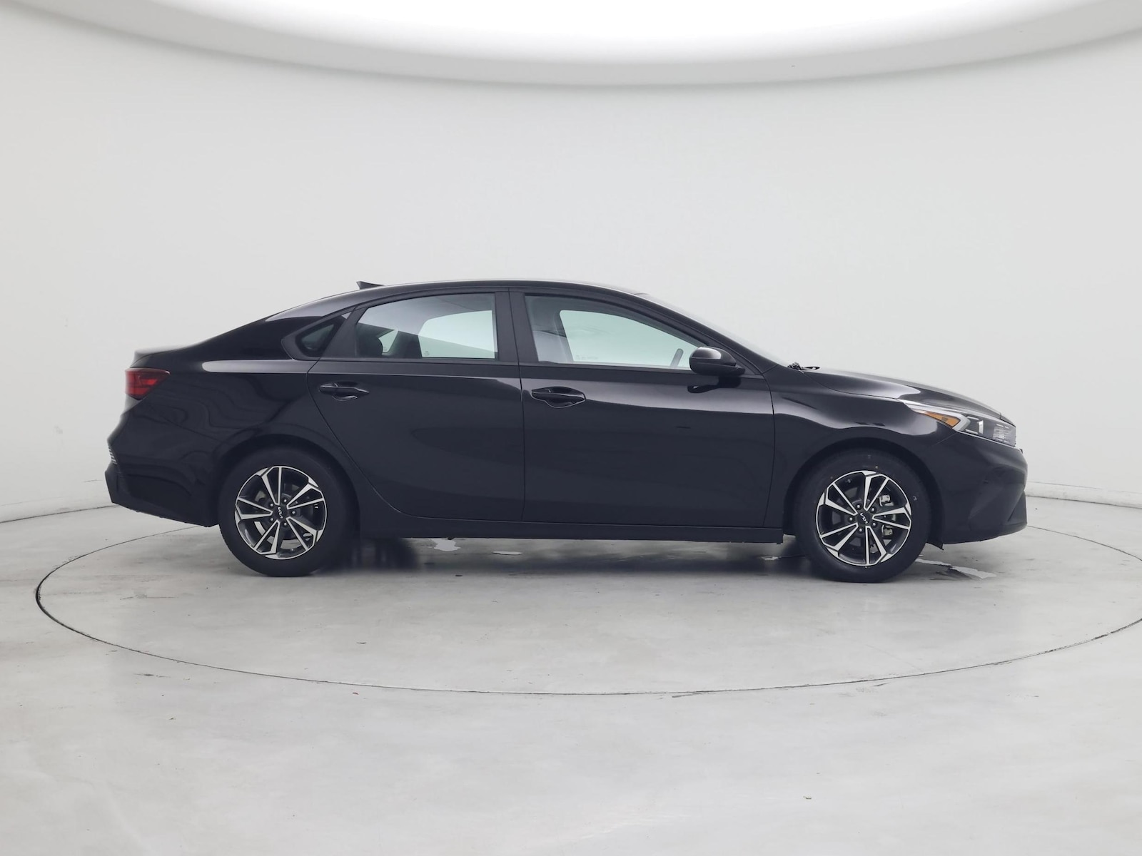 2024 Kia Forte LX - Photo 8