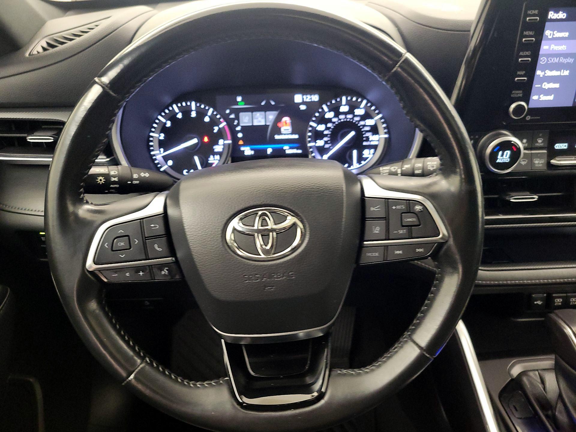 Thumbnail: 2021 Toyota Highlander - 10