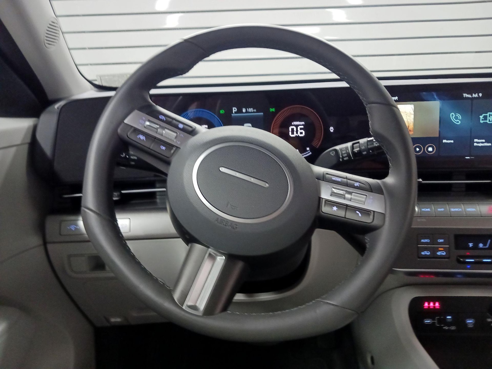 2025 Hyundai Kona SEL - Photo 11