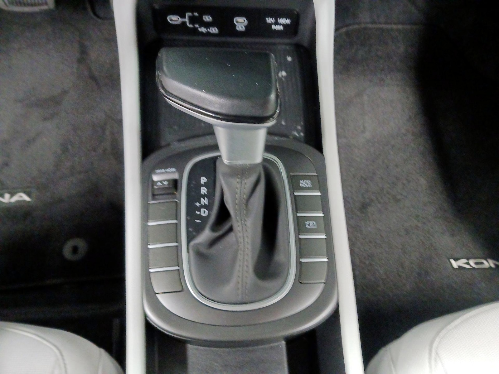 2025 Hyundai Kona SEL - Photo 16