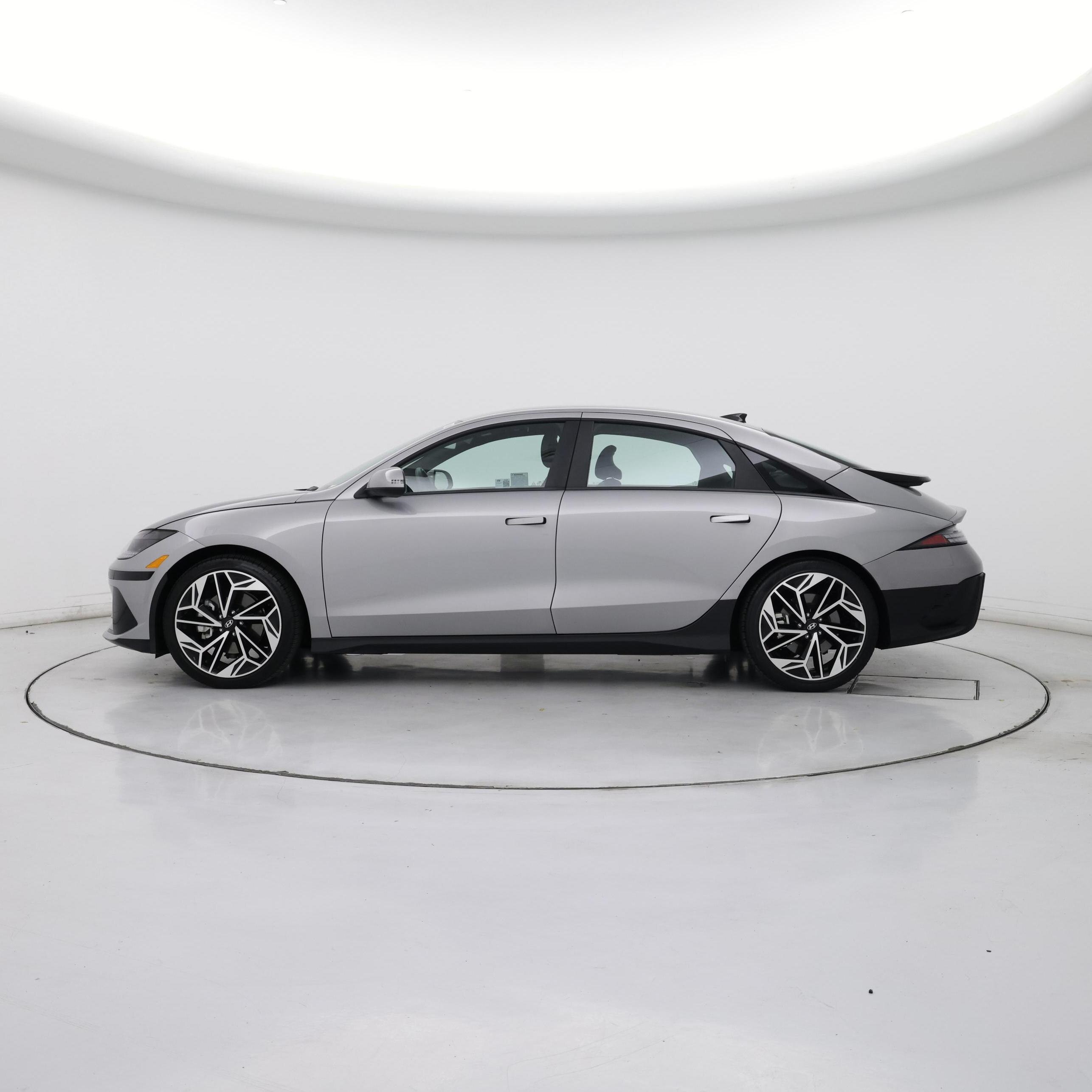 Thumbnail: 2024 Hyundai Ioniq 6 - 3