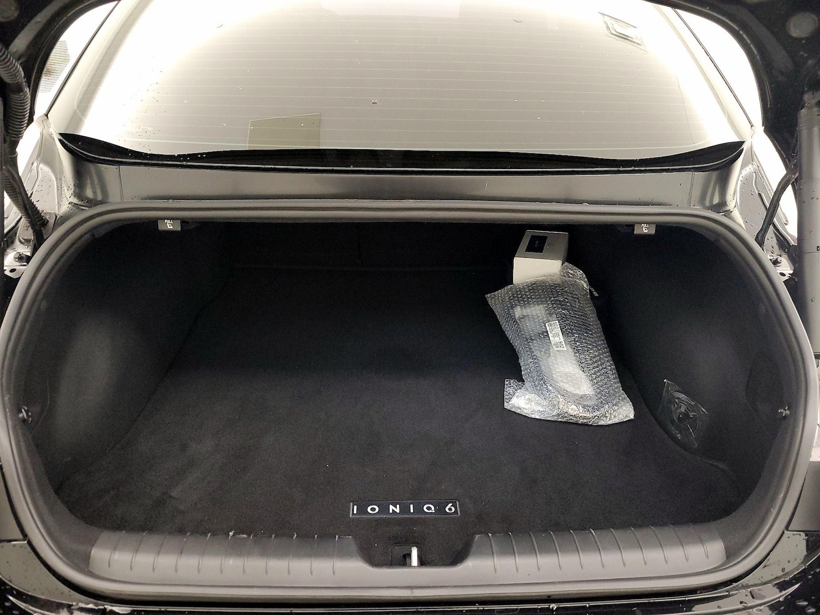 2024 Hyundai IONIQ 6 SE - Photo 22