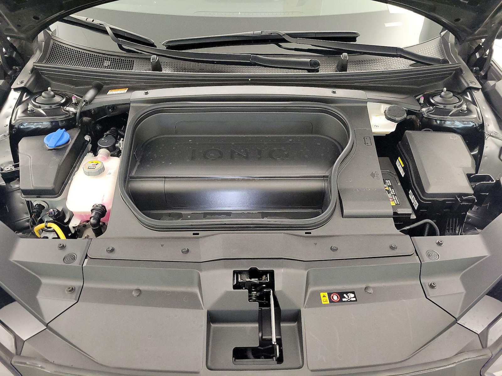 2024 Hyundai IONIQ 6 SE - Photo 23