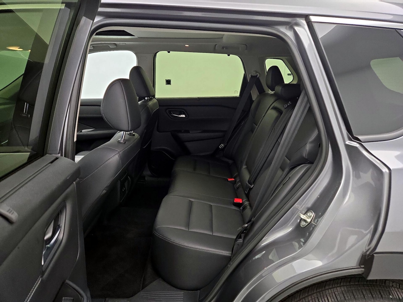 2025 Nissan Rogue SL - Photo 22