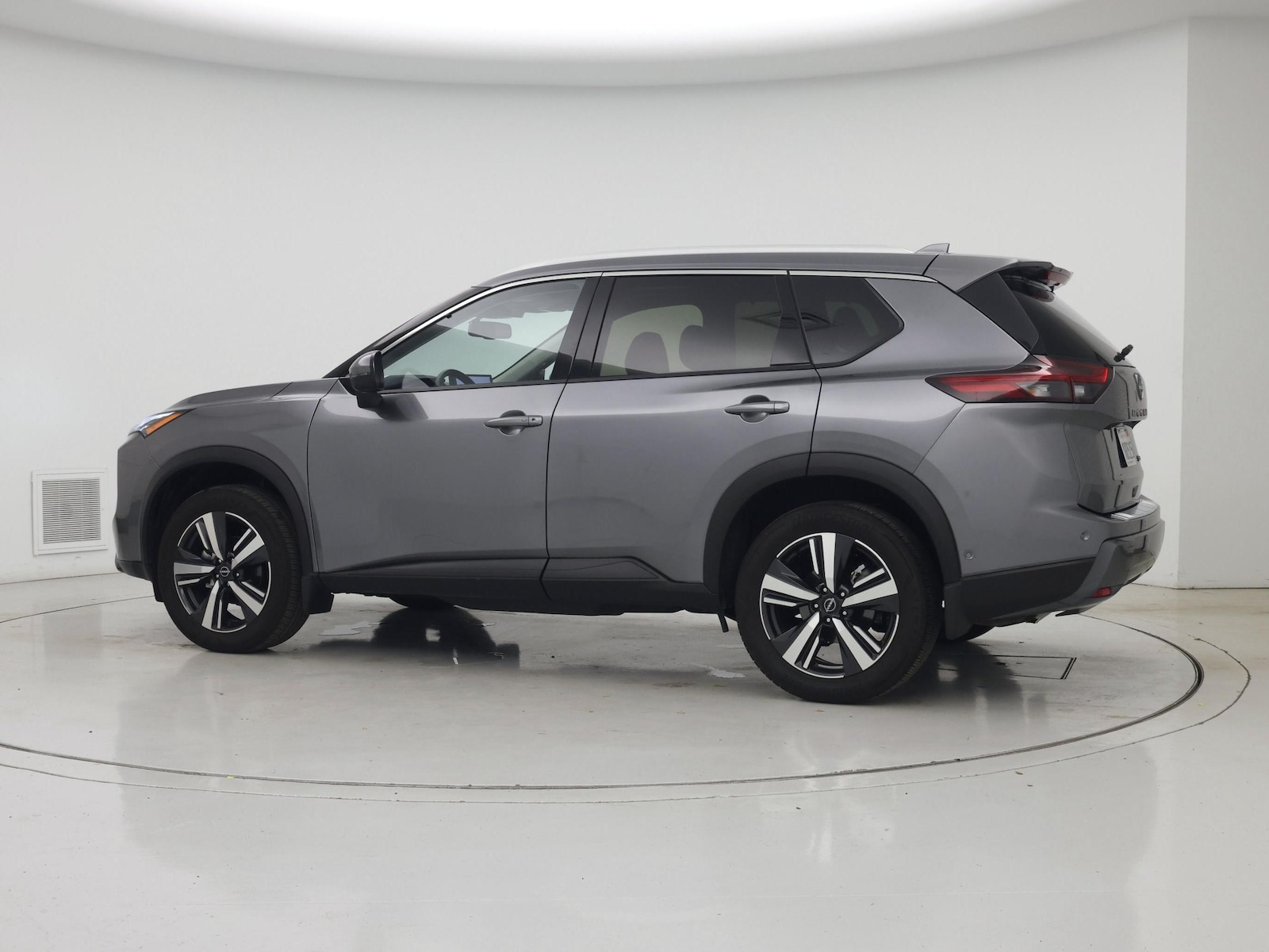 2025 Nissan Rogue SL - Photo 8