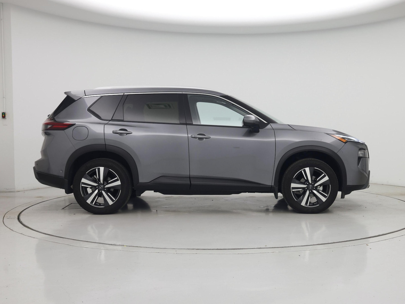 2025 Nissan Rogue SL - Photo 9