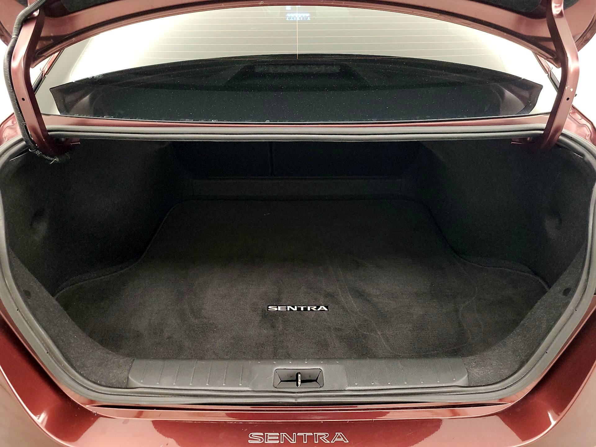 Thumbnail: 2023 Nissan Sentra - 20