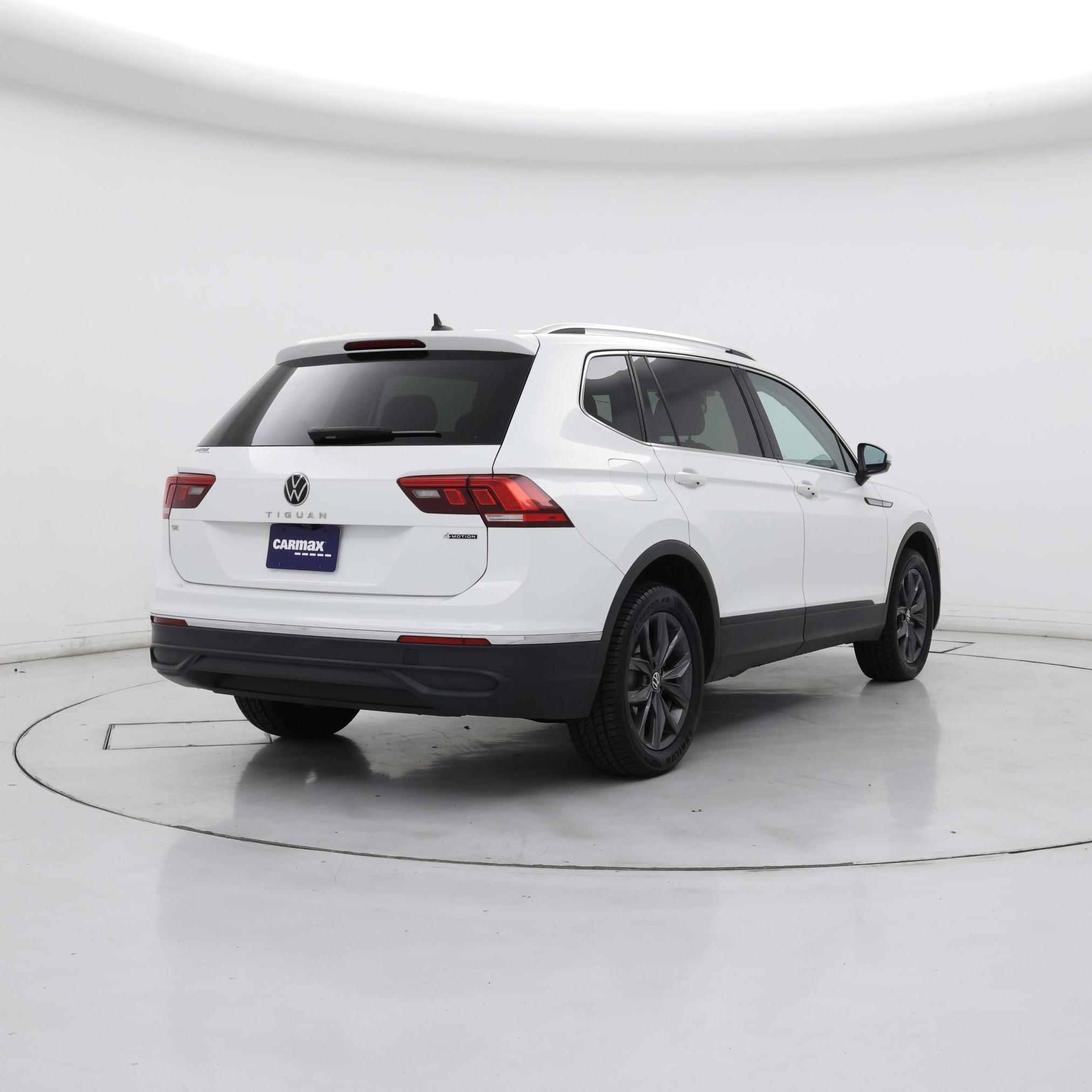 Thumbnail: 2024 Volkswagen Tiguan - 8