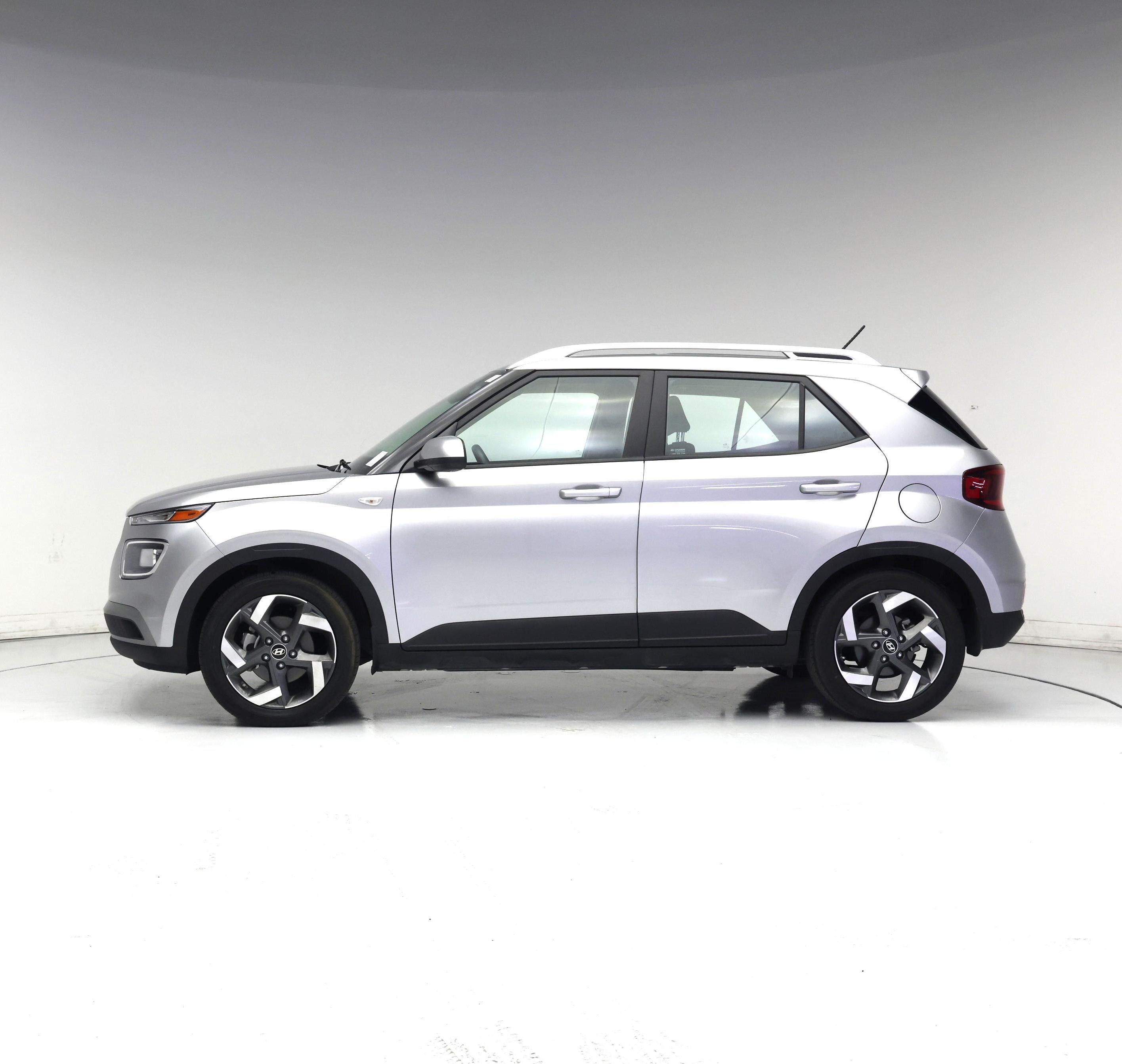 Thumbnail: 2023 Hyundai Venue - 3