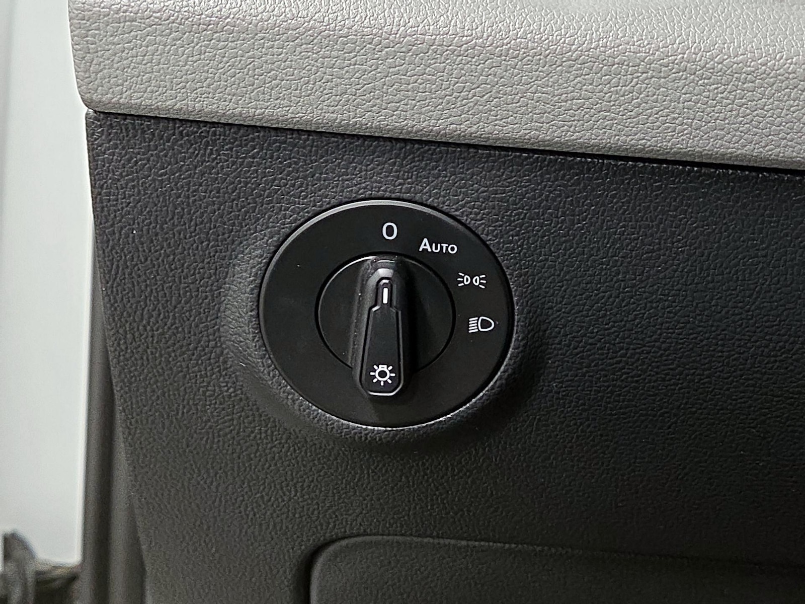 2024 Volkswagen Taos S - Photo 14