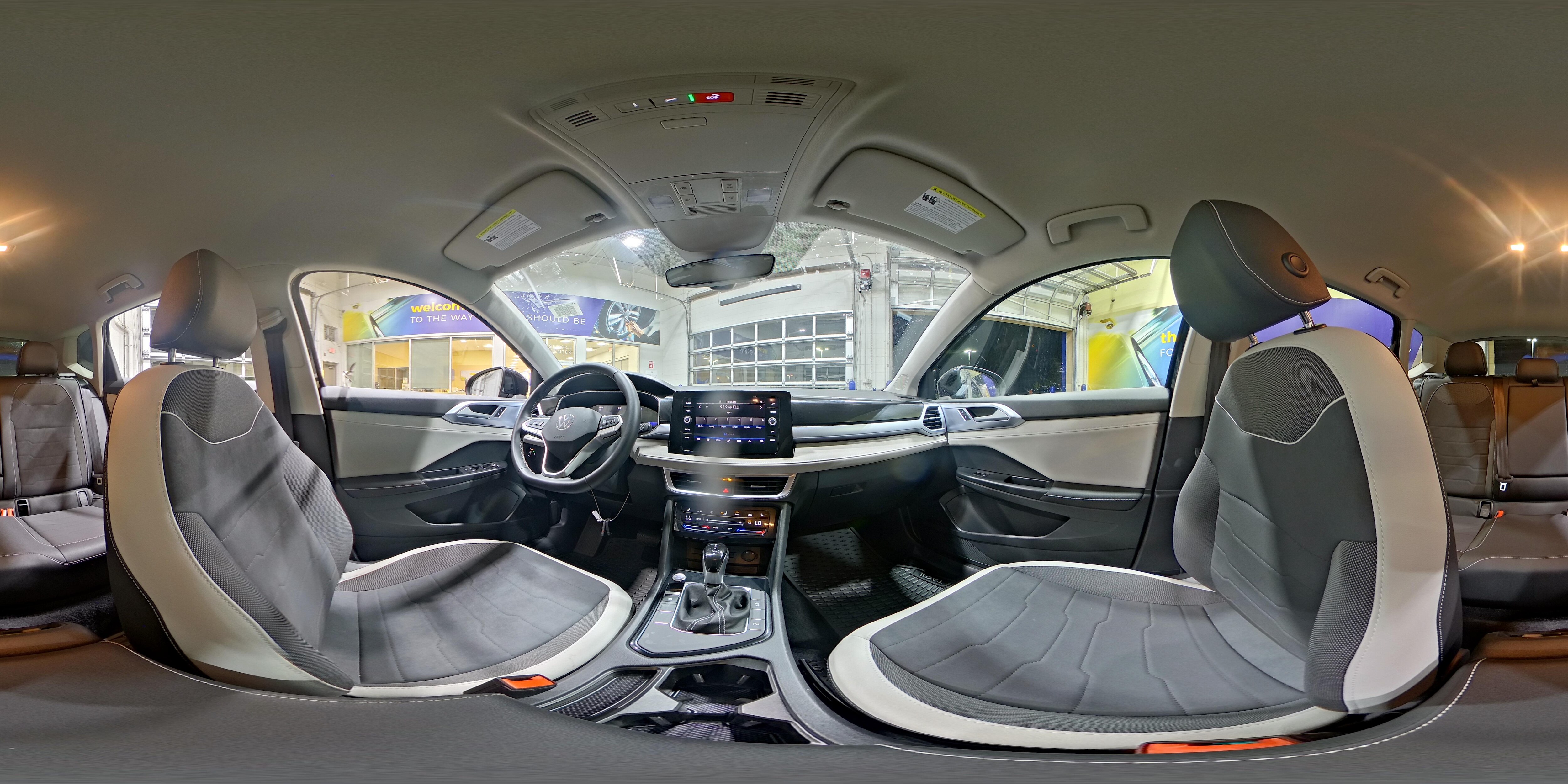 2025 Volkswagen Taos SE - Photo 18