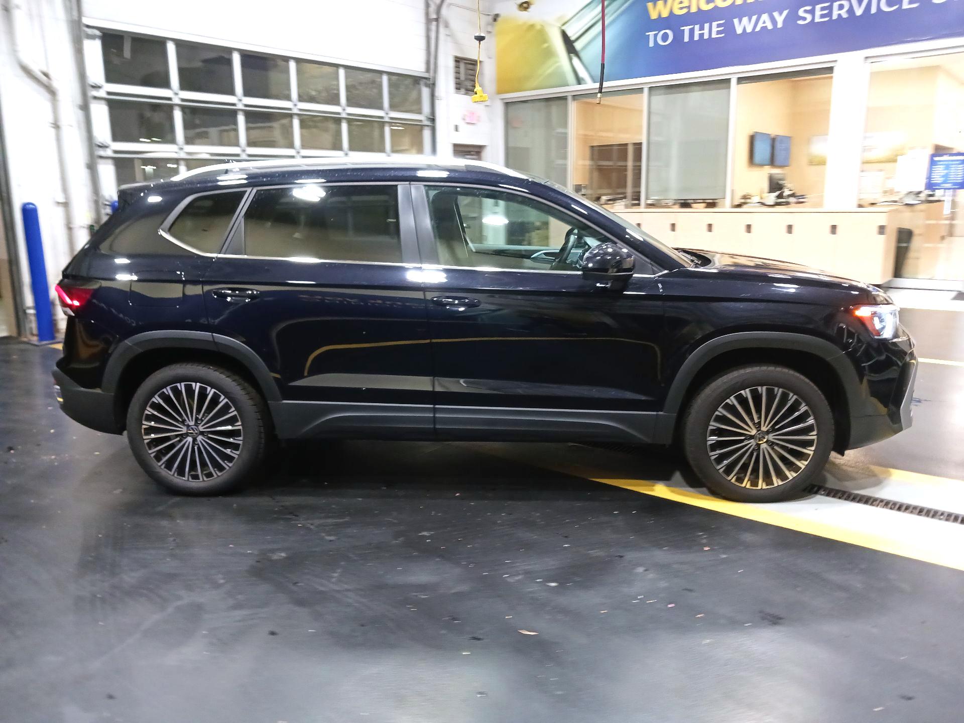 Thumbnail: 2025 Volkswagen Taos - 4