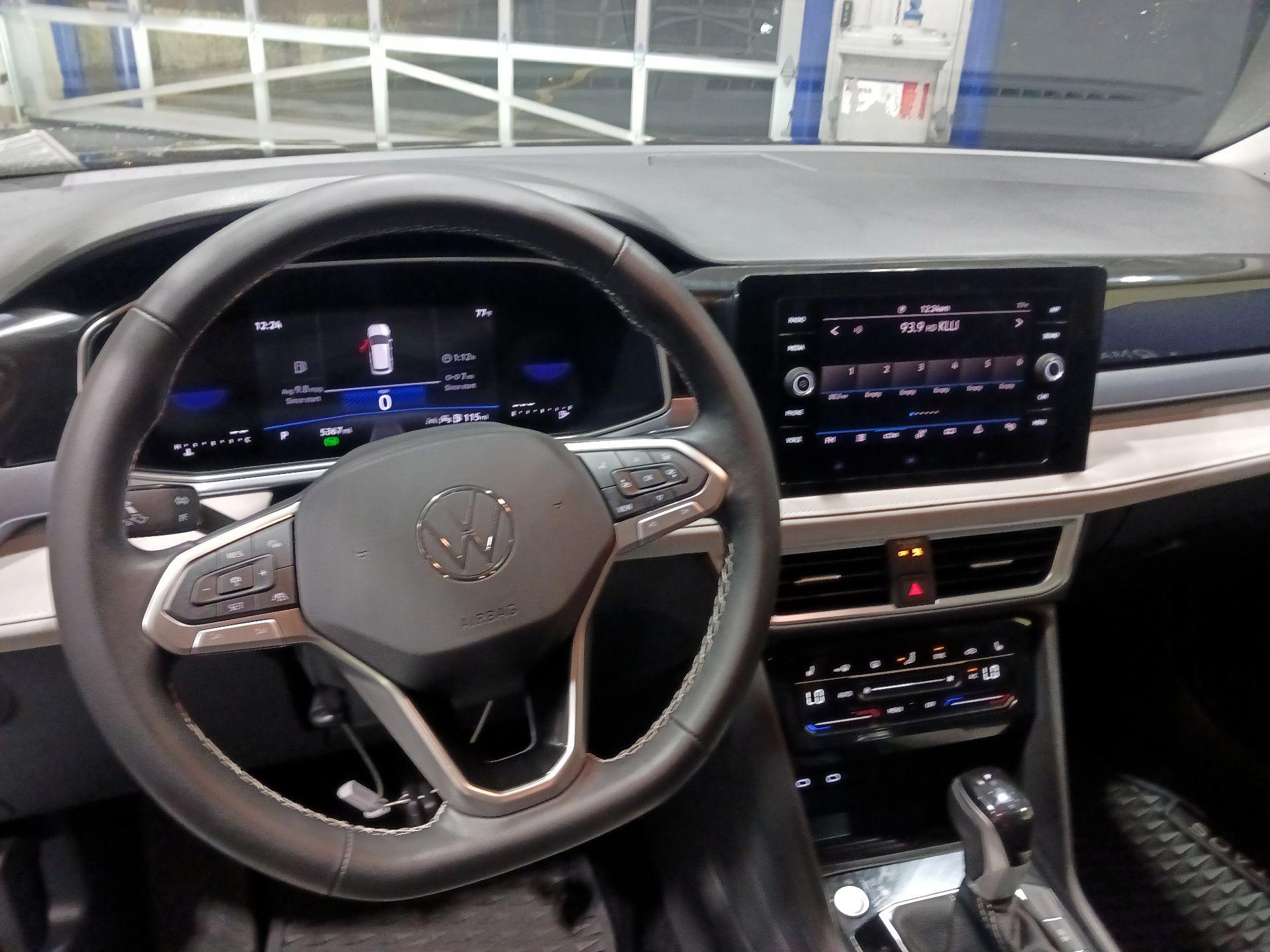 Thumbnail: 2025 Volkswagen Taos - 8