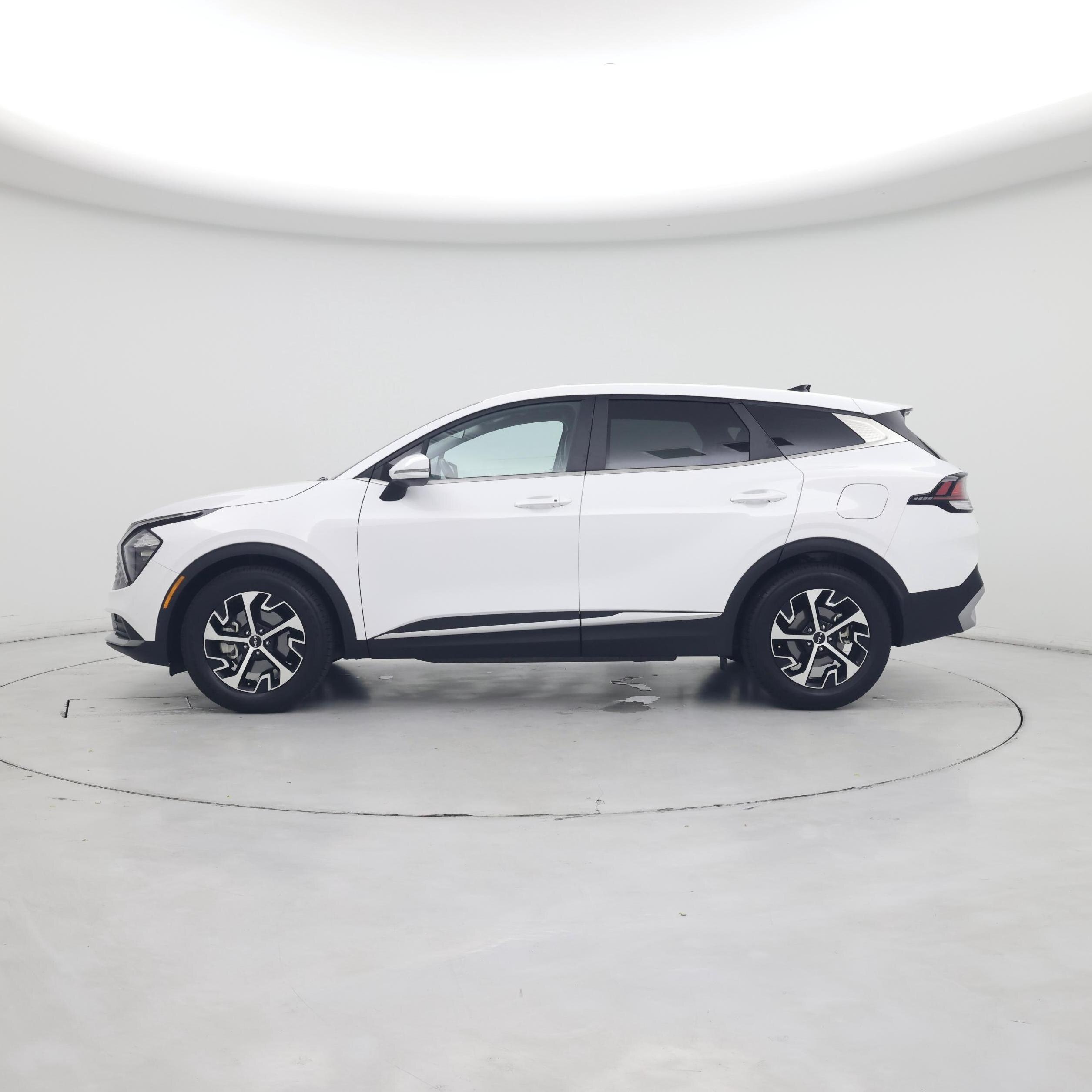 Thumbnail: 2023 Kia Sportage - 3
