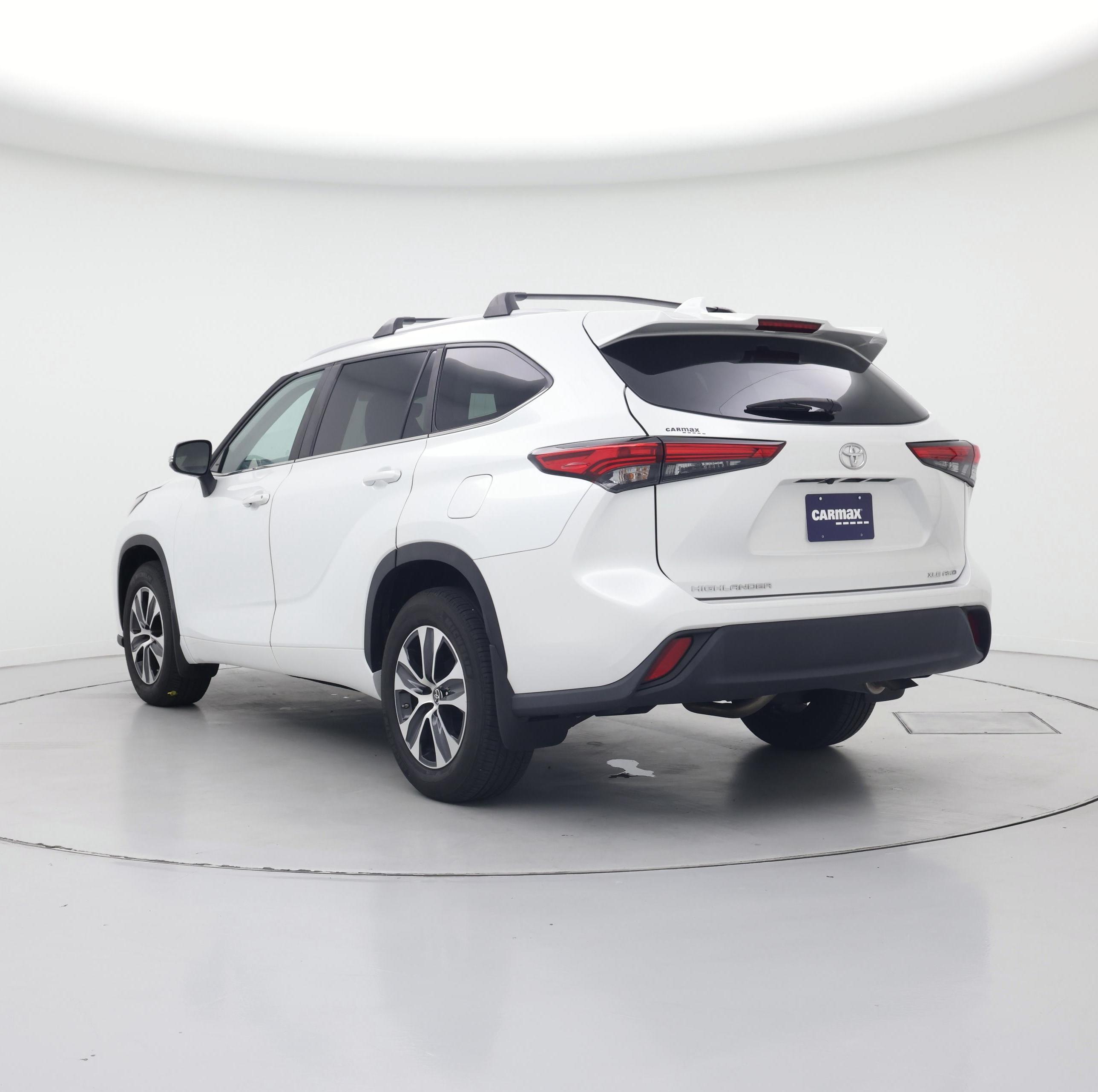 Thumbnail: 2023 Toyota Highlander - 2