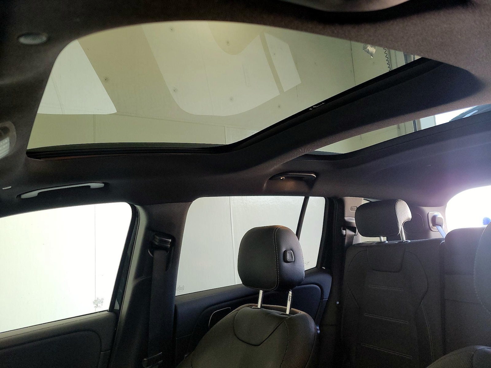 Sunroof(s) & Skylight(s)