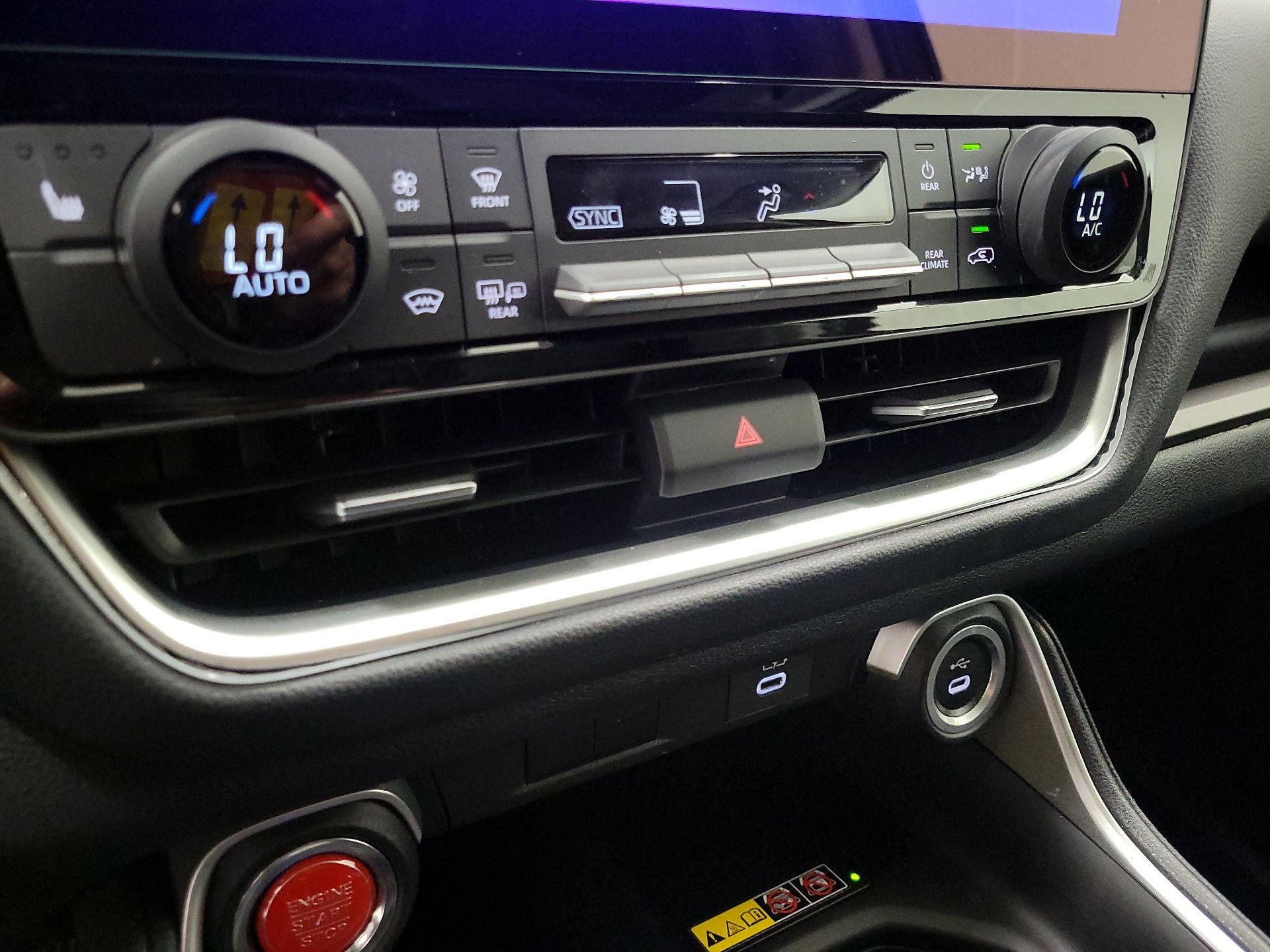 Thumbnail: 2025 Toyota Highlander - 16