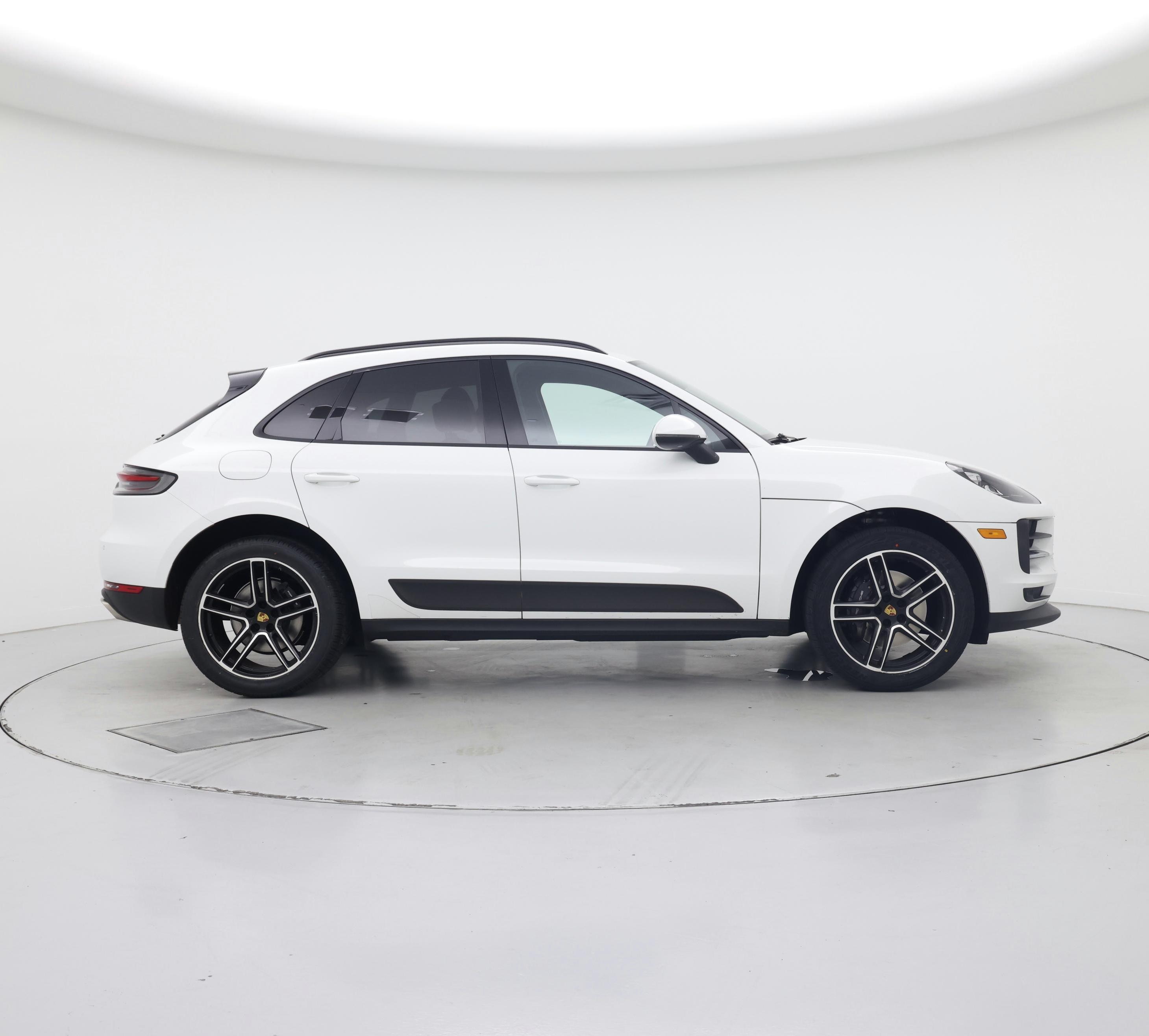Thumbnail: 2021 Porsche Macan - 7