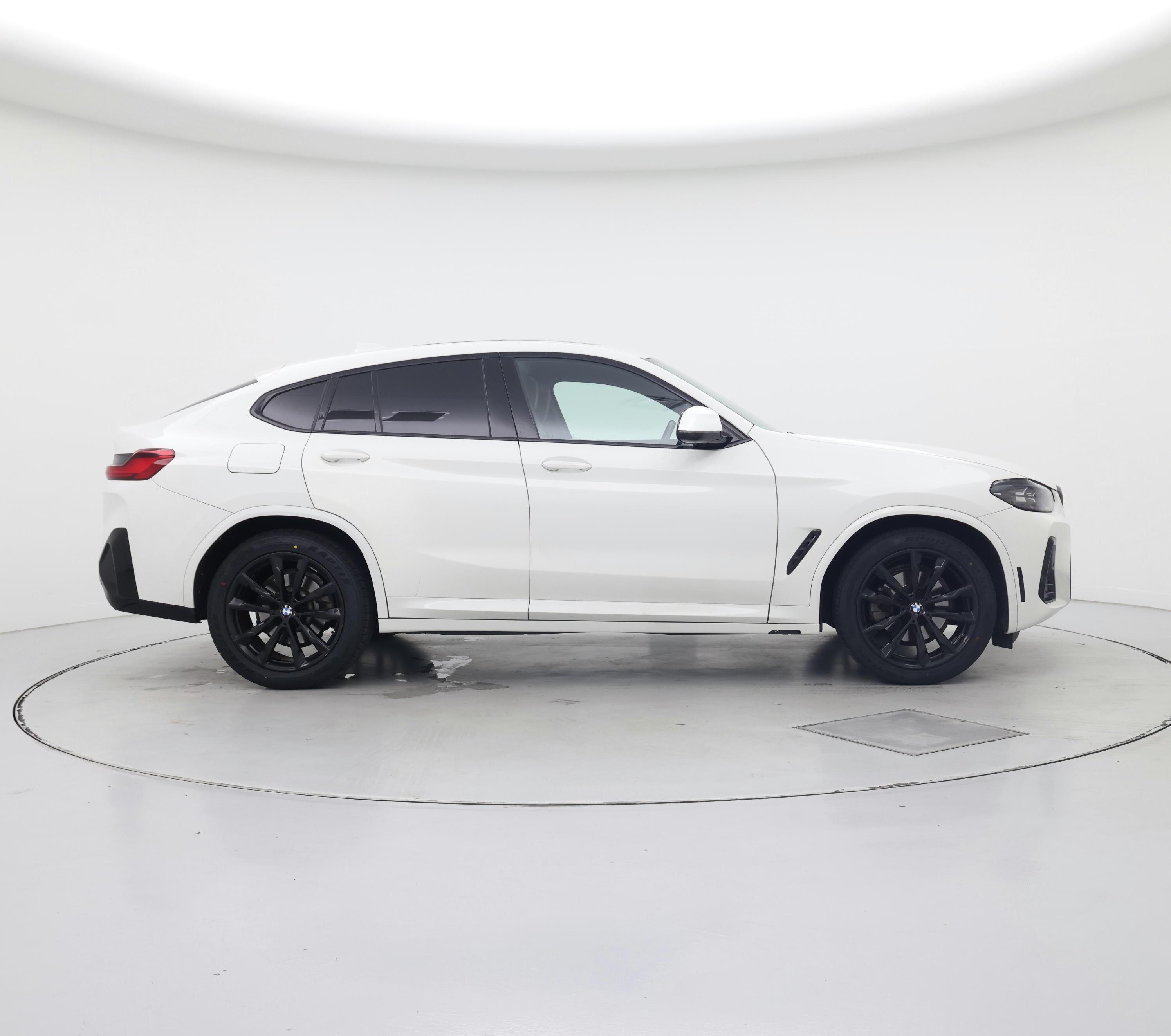 Thumbnail: 2023 BMW X4 - 7