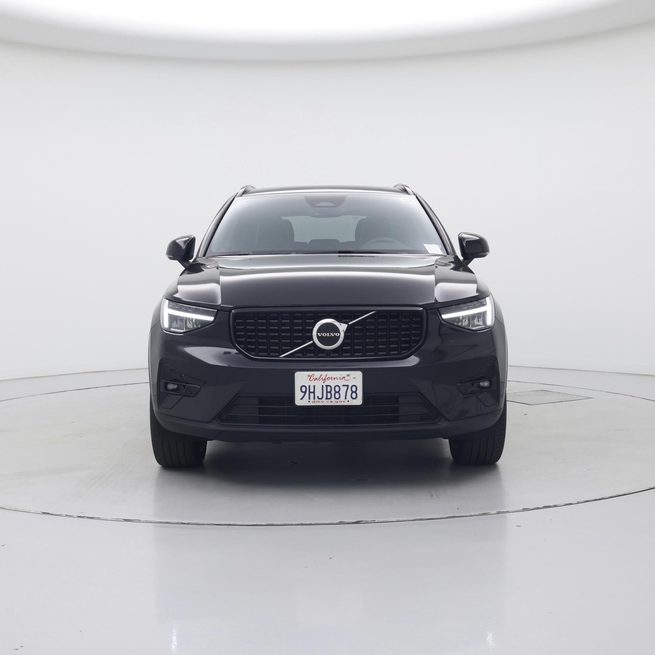 Thumbnail: 2023 Volvo XC40 - 5