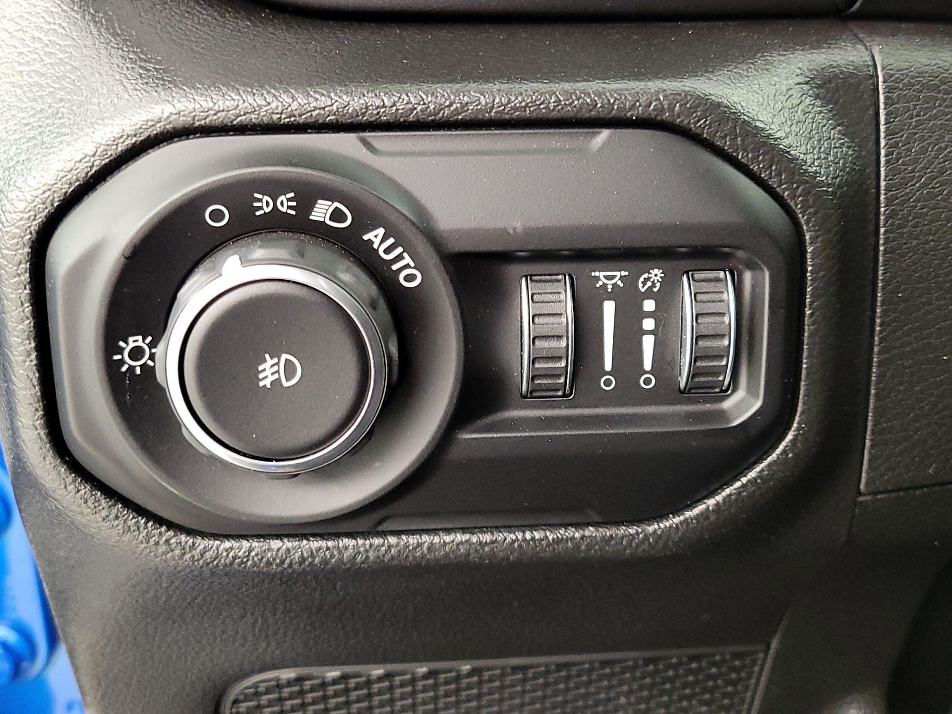 Thumbnail: 2022 Jeep Wrangler - 13