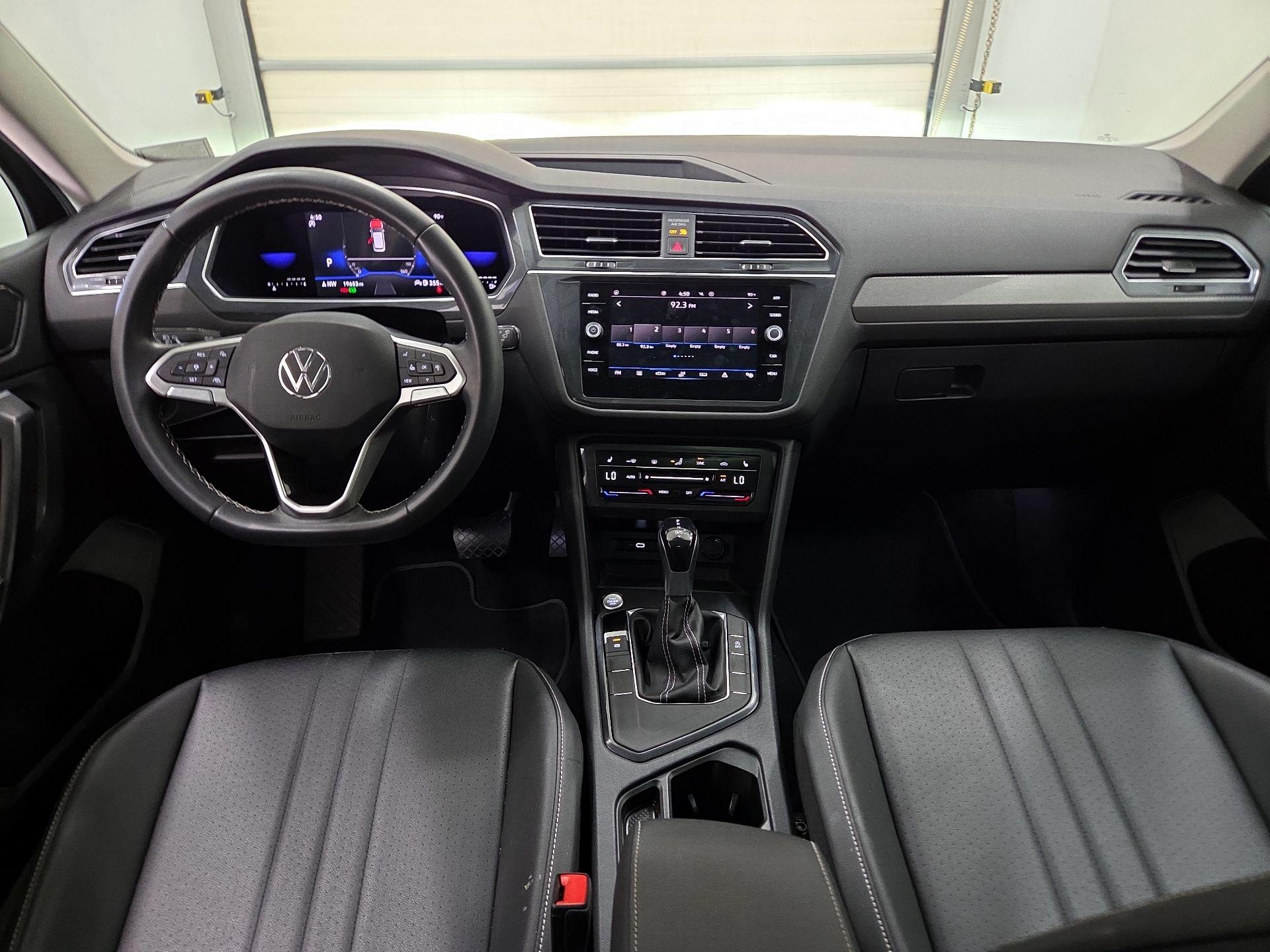Thumbnail: 2023 Volkswagen Tiguan - 9
