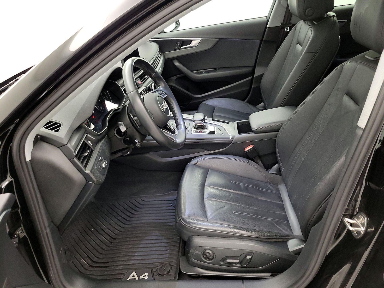 2019 Audi A4 Premium - Photo 12
