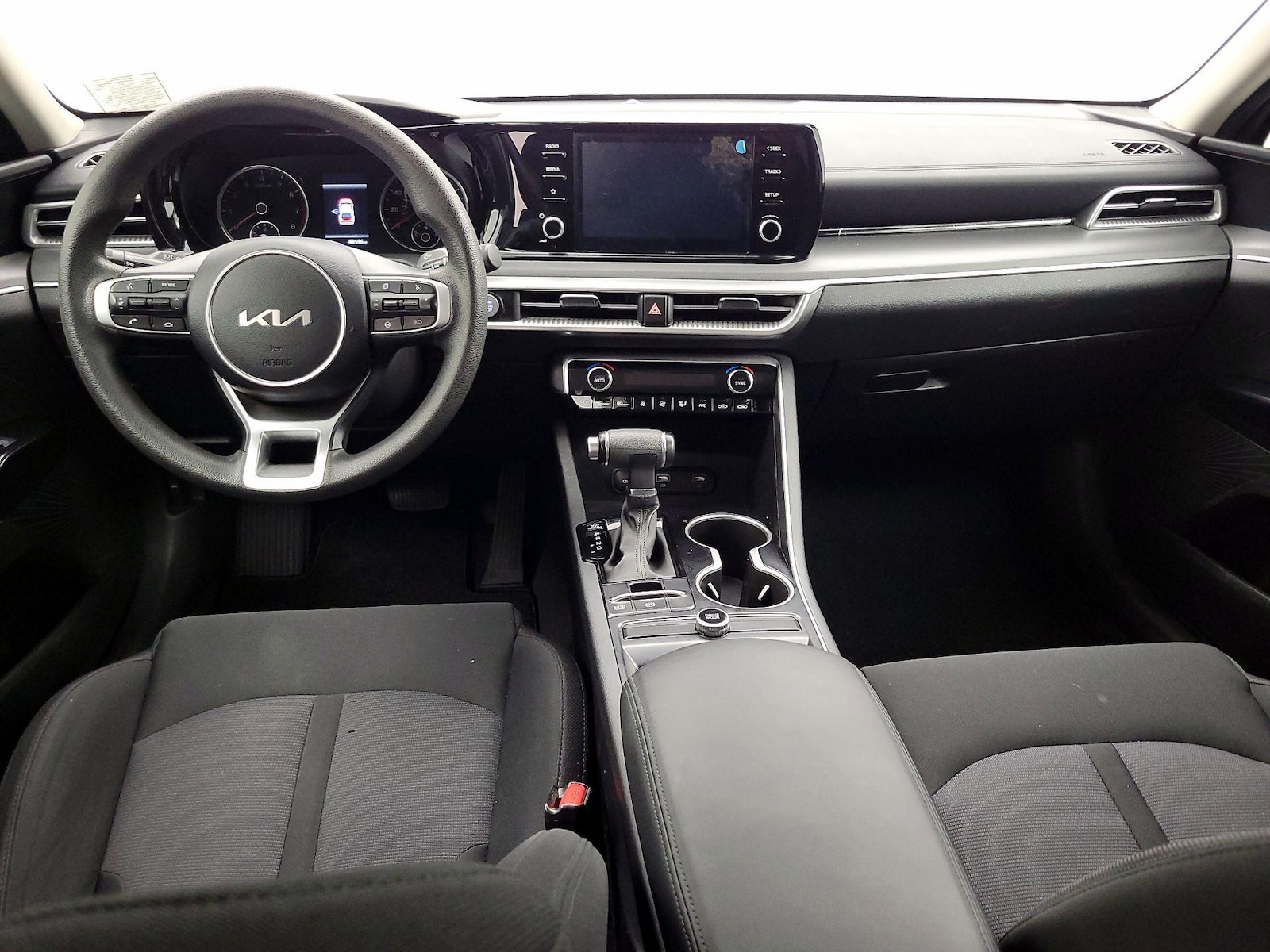 2023 Kia K5 LXS - Photo 10
