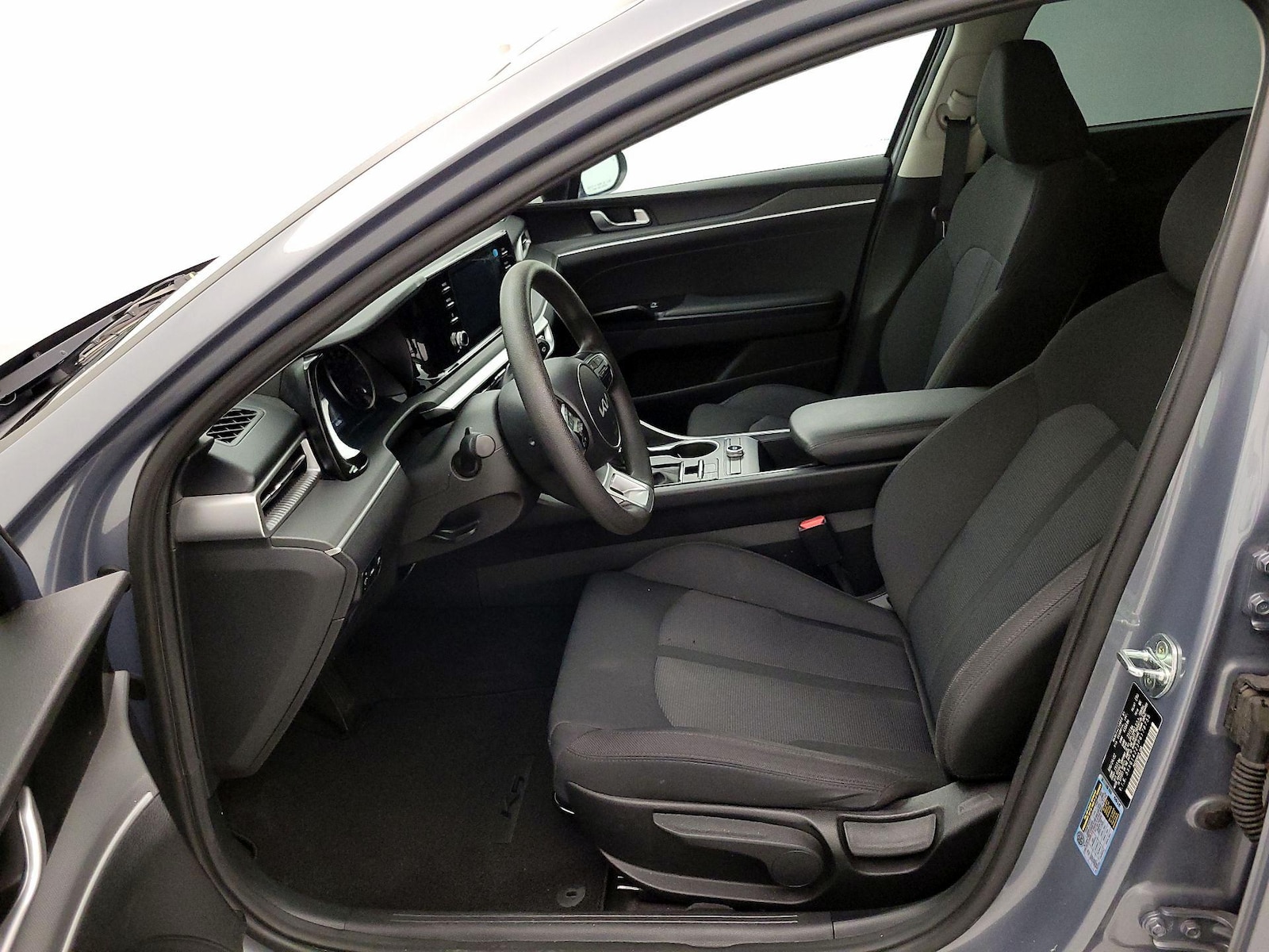 2023 Kia K5 LXS - Photo 12