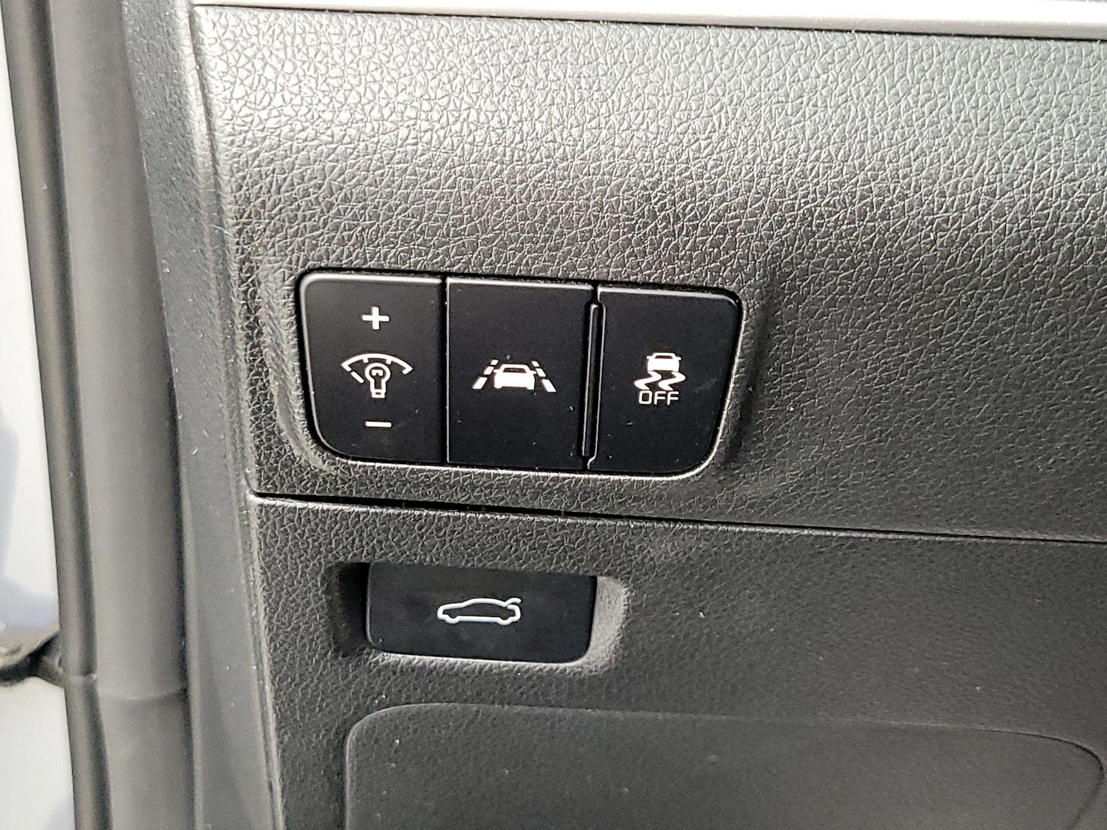2023 Kia K5 LXS - Photo 14