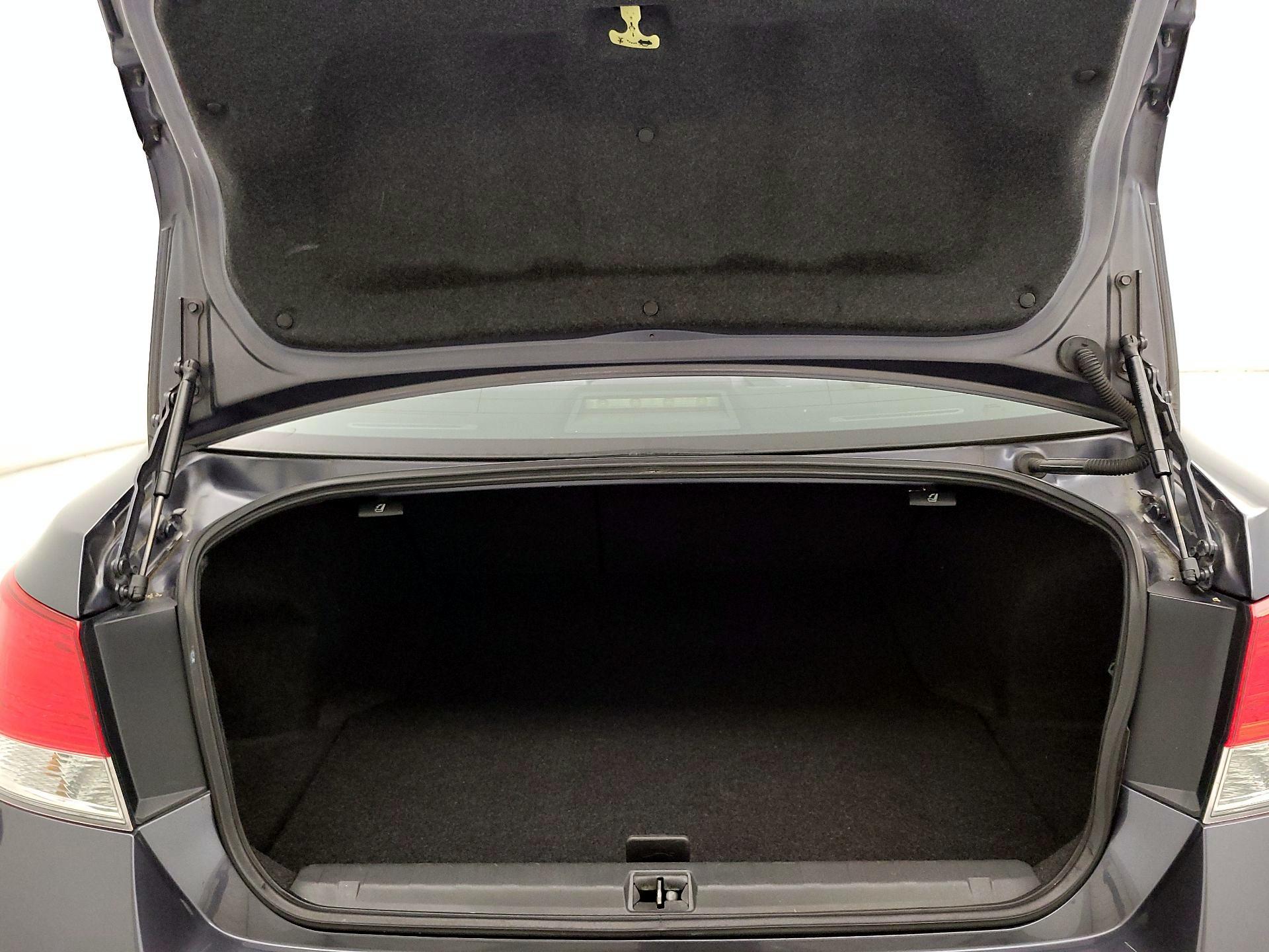 Thumbnail: 2014 Subaru Legacy - 18