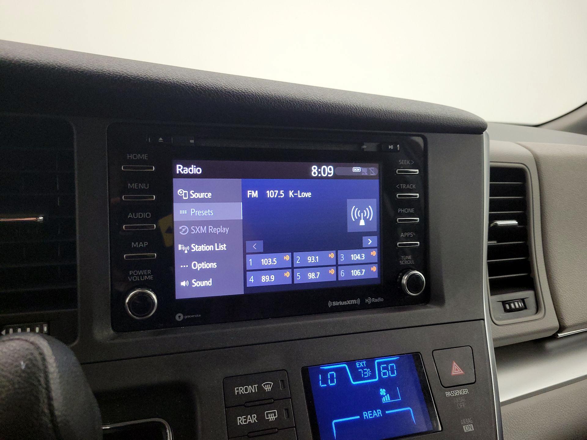 Thumbnail: 2019 Toyota Sienna - 14