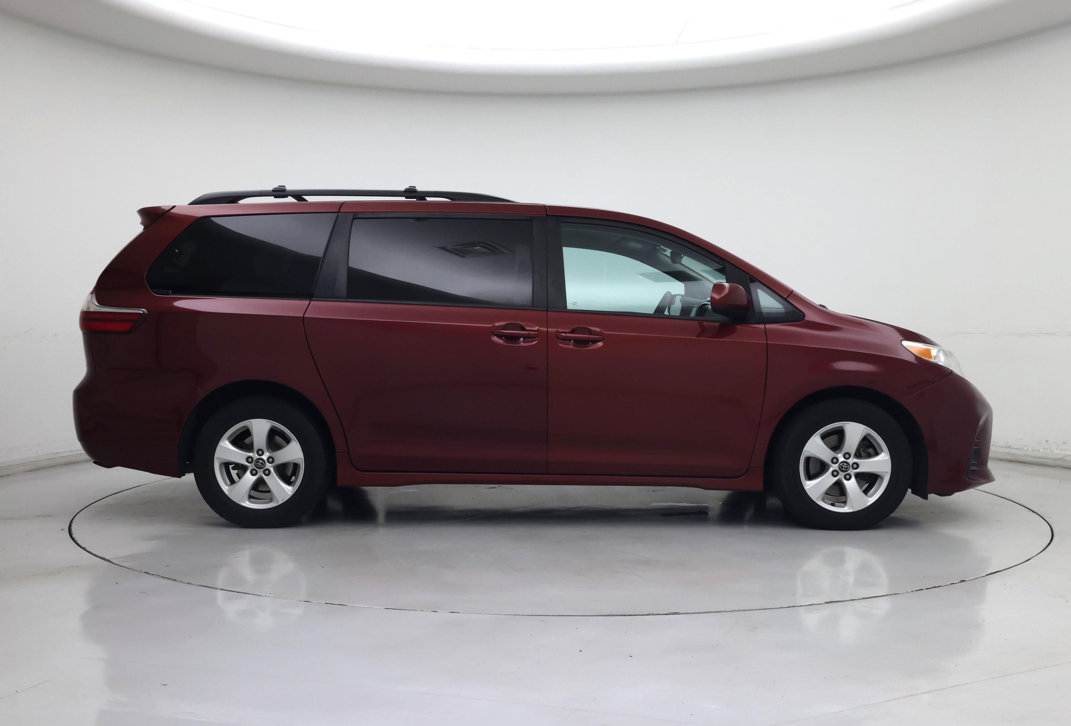 Thumbnail: 2019 Toyota Sienna - 7