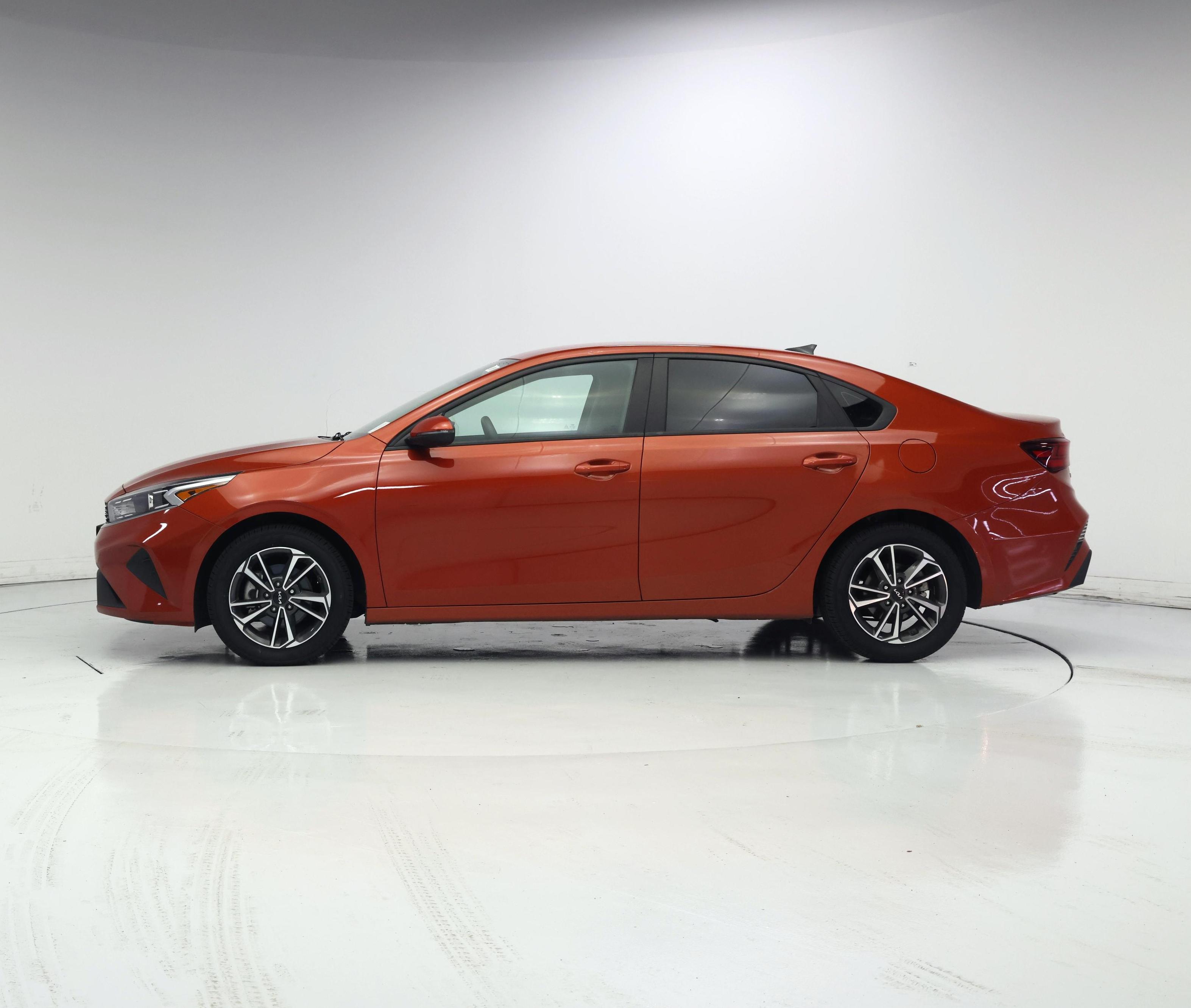 Thumbnail: 2023 Kia Forte - 3