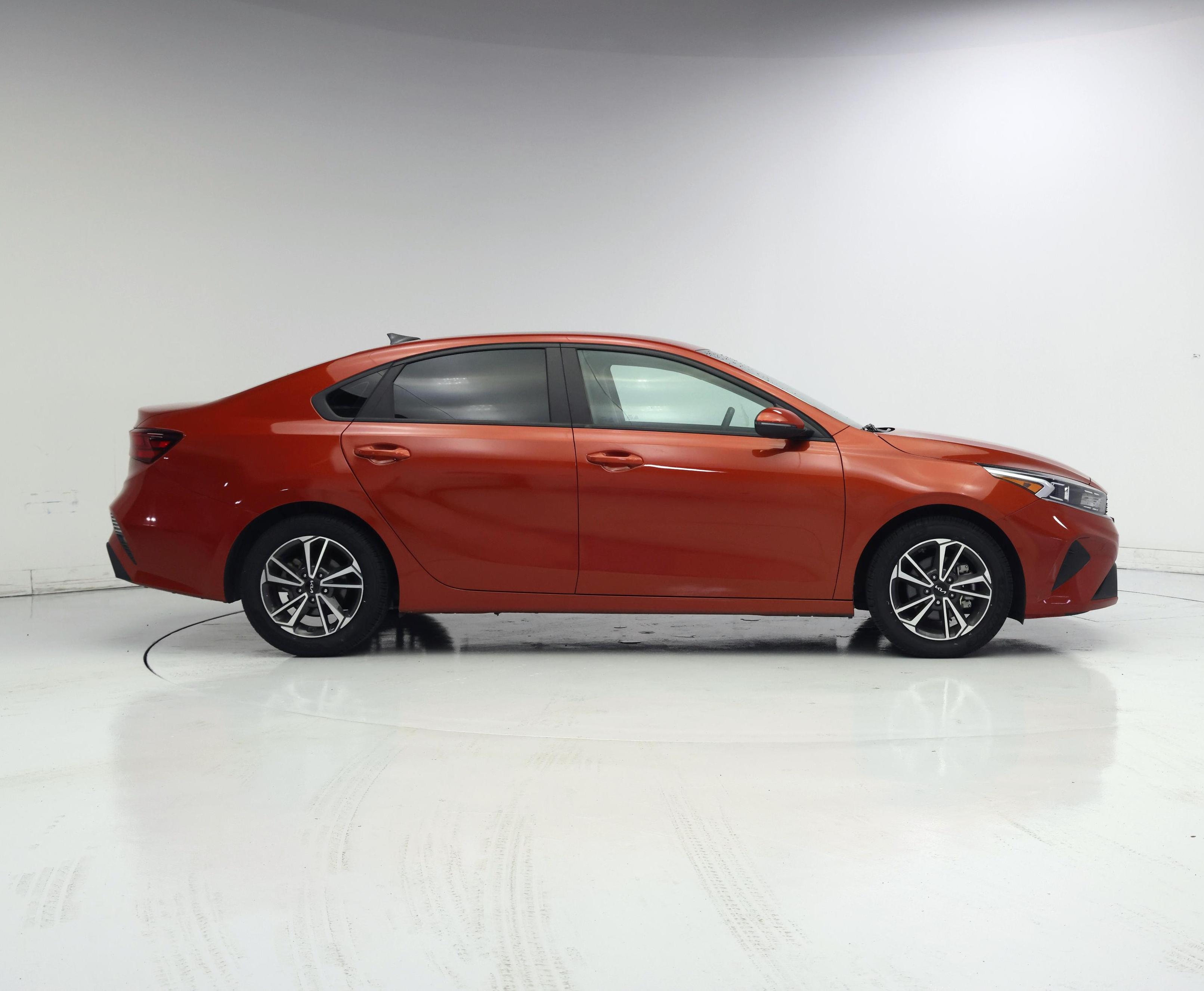 Thumbnail: 2023 Kia Forte - 7
