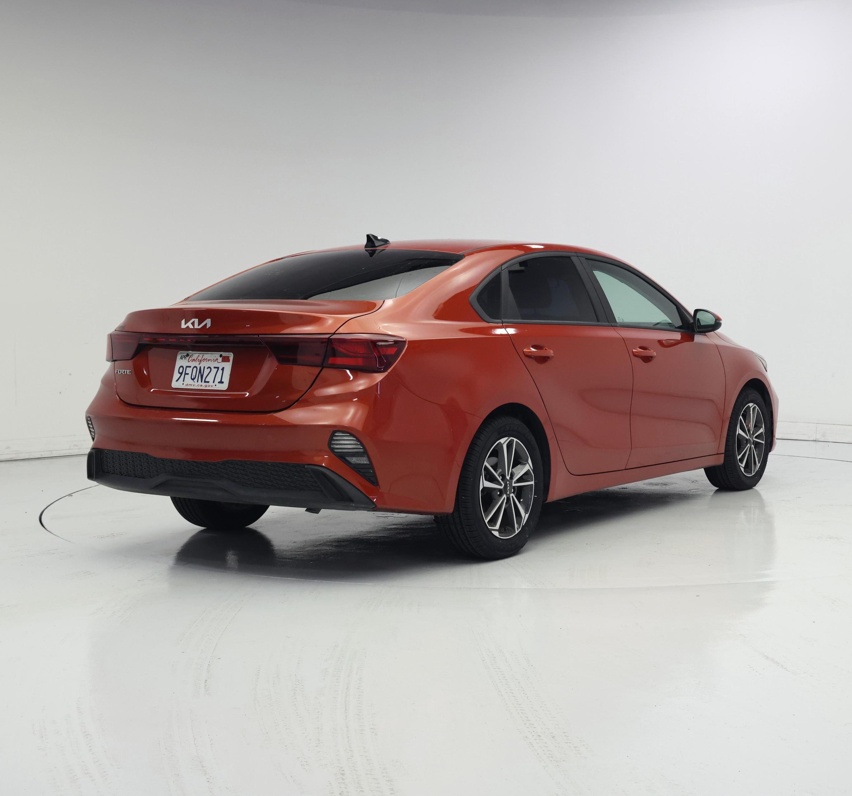Thumbnail: 2023 Kia Forte - 8