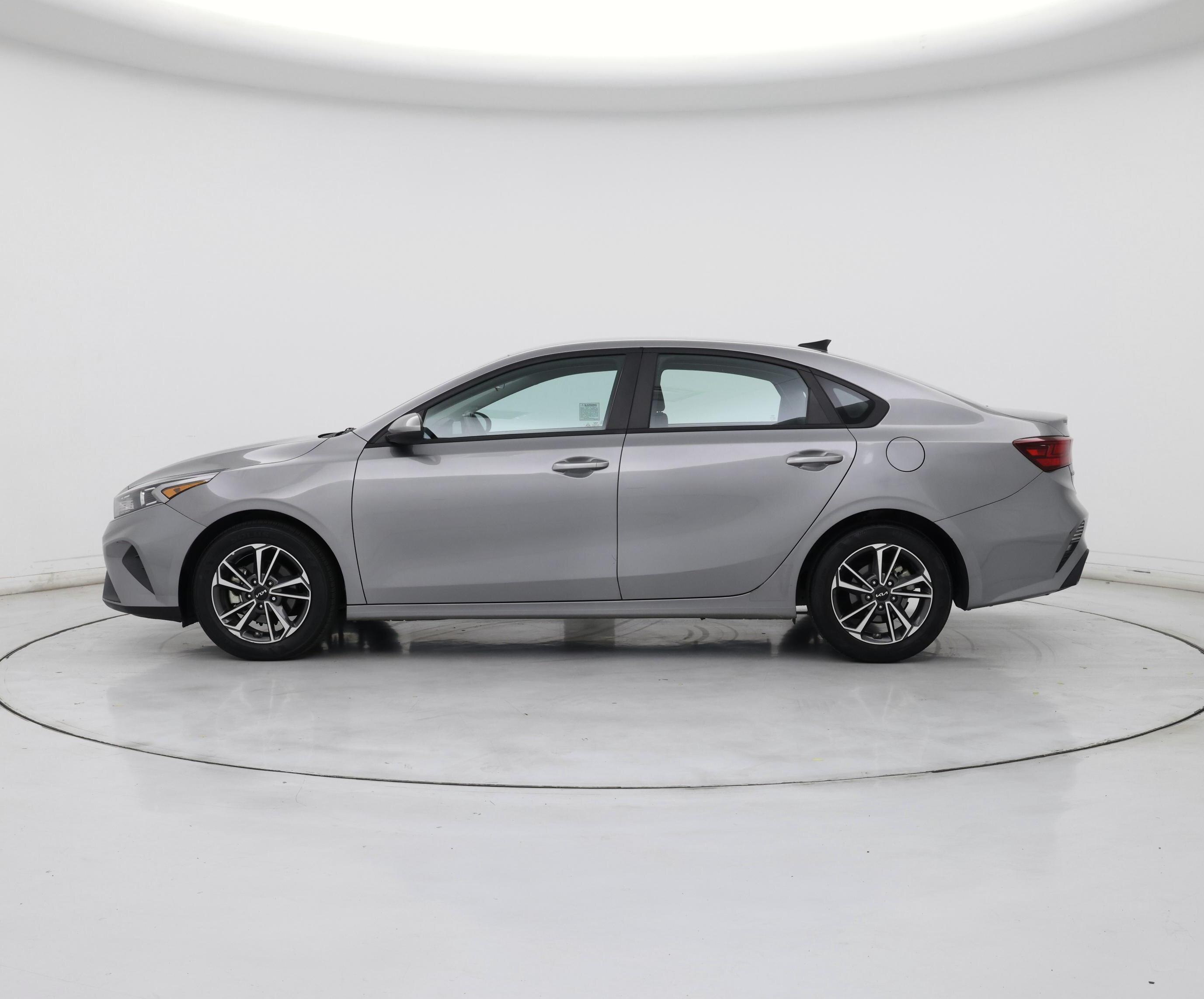 Thumbnail: 2023 Kia Forte - 3