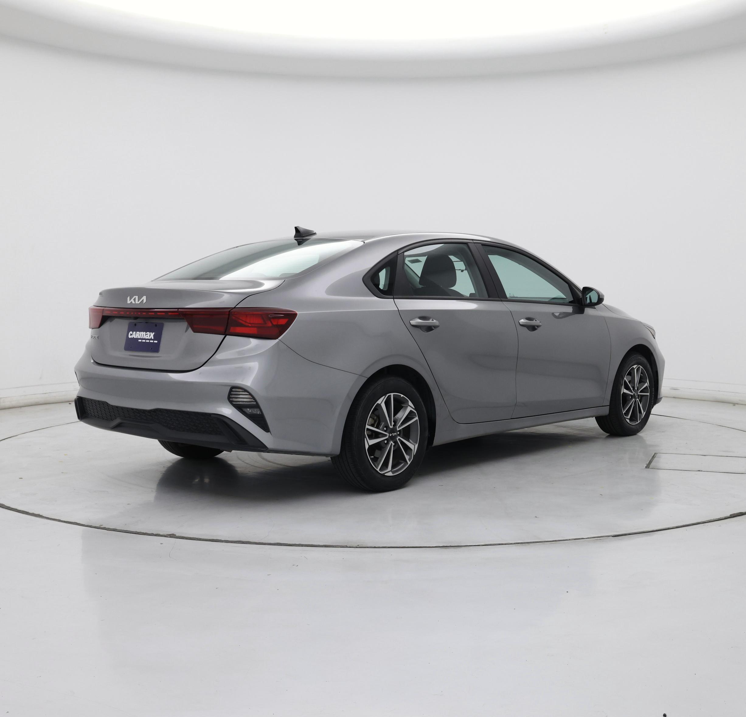 Thumbnail: 2023 Kia Forte - 8