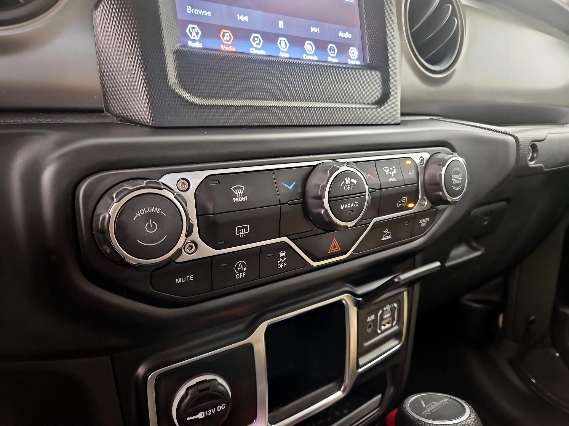 Thumbnail: 2023 Jeep Gladiator - 17