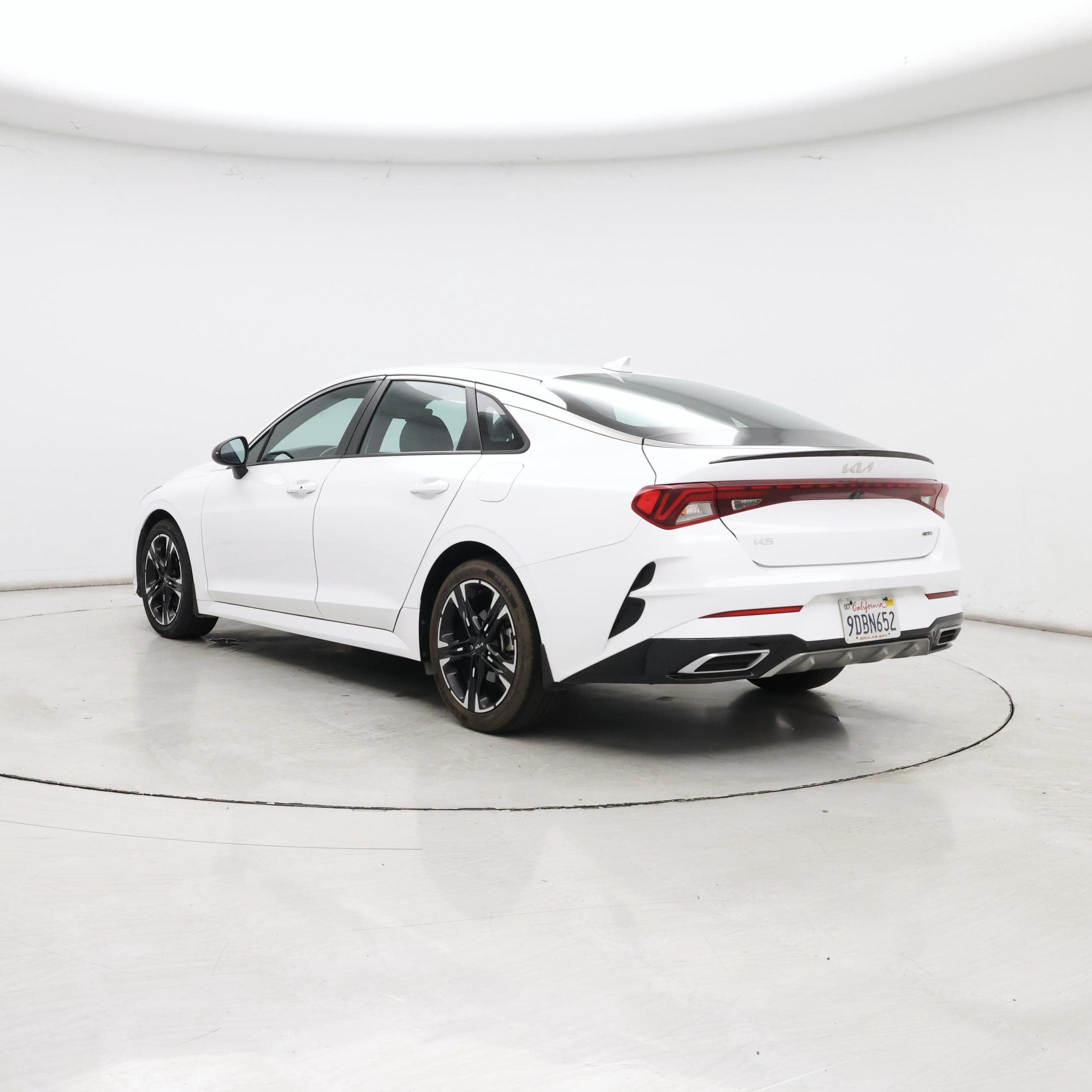Thumbnail: 2023 Kia K5 - 2