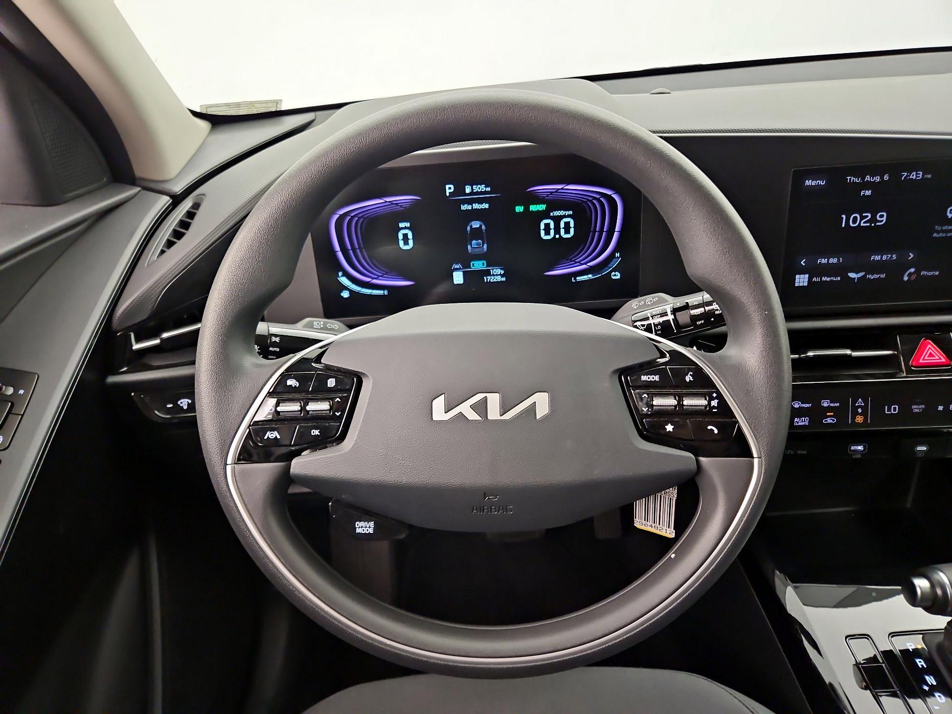 Thumbnail: 2025 Kia Niro - 10