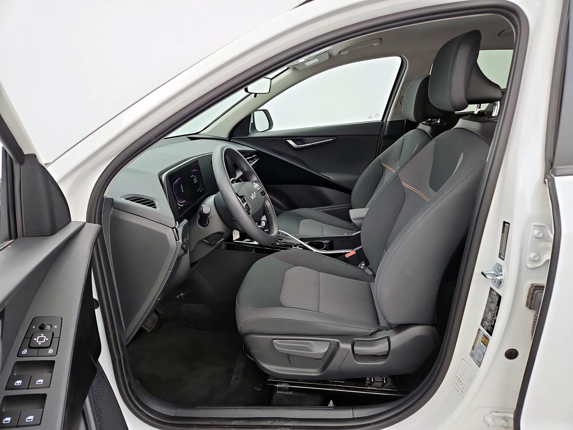 Thumbnail: 2025 Kia Niro - 11
