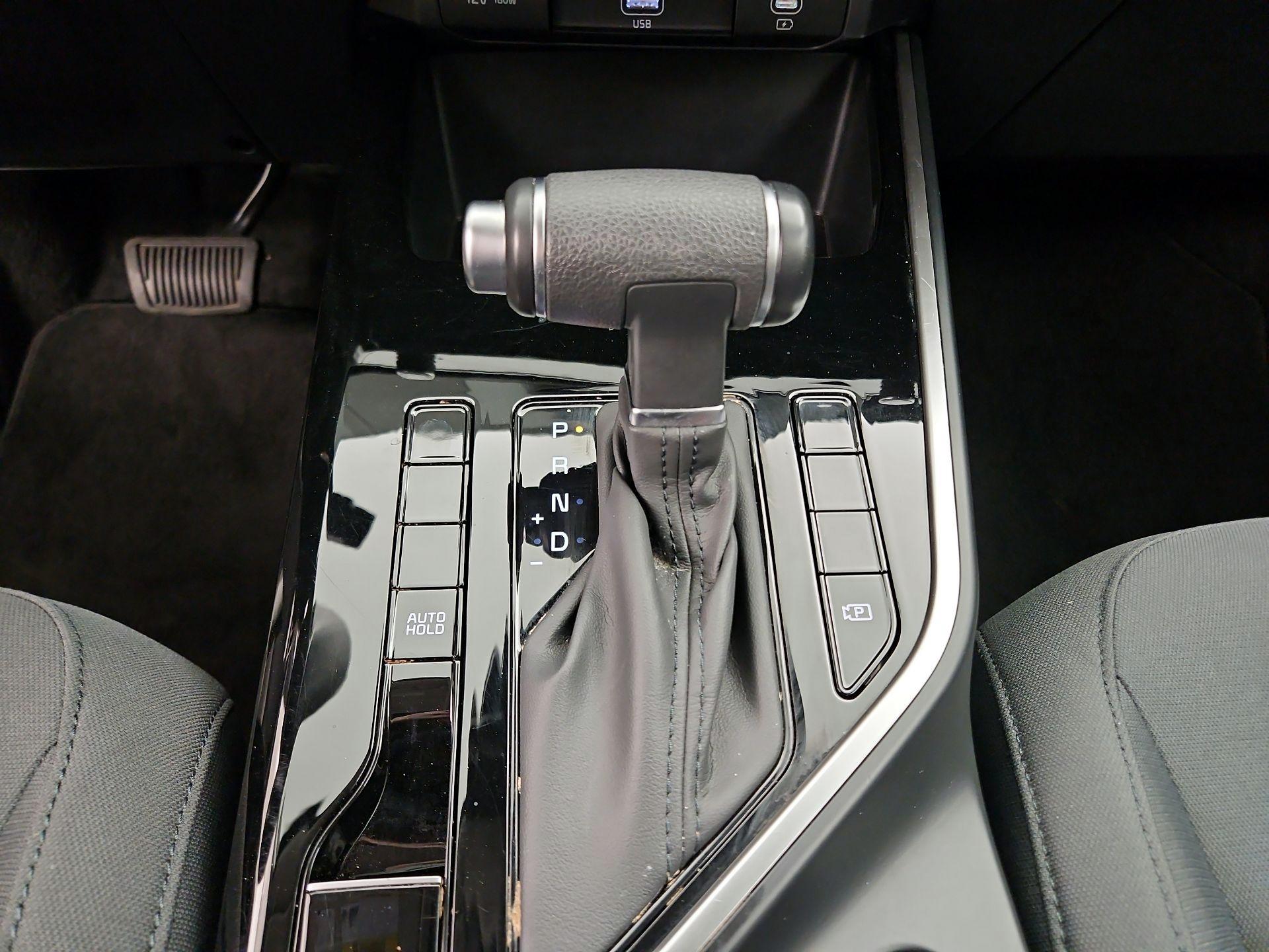 Thumbnail: 2025 Kia Niro - 15