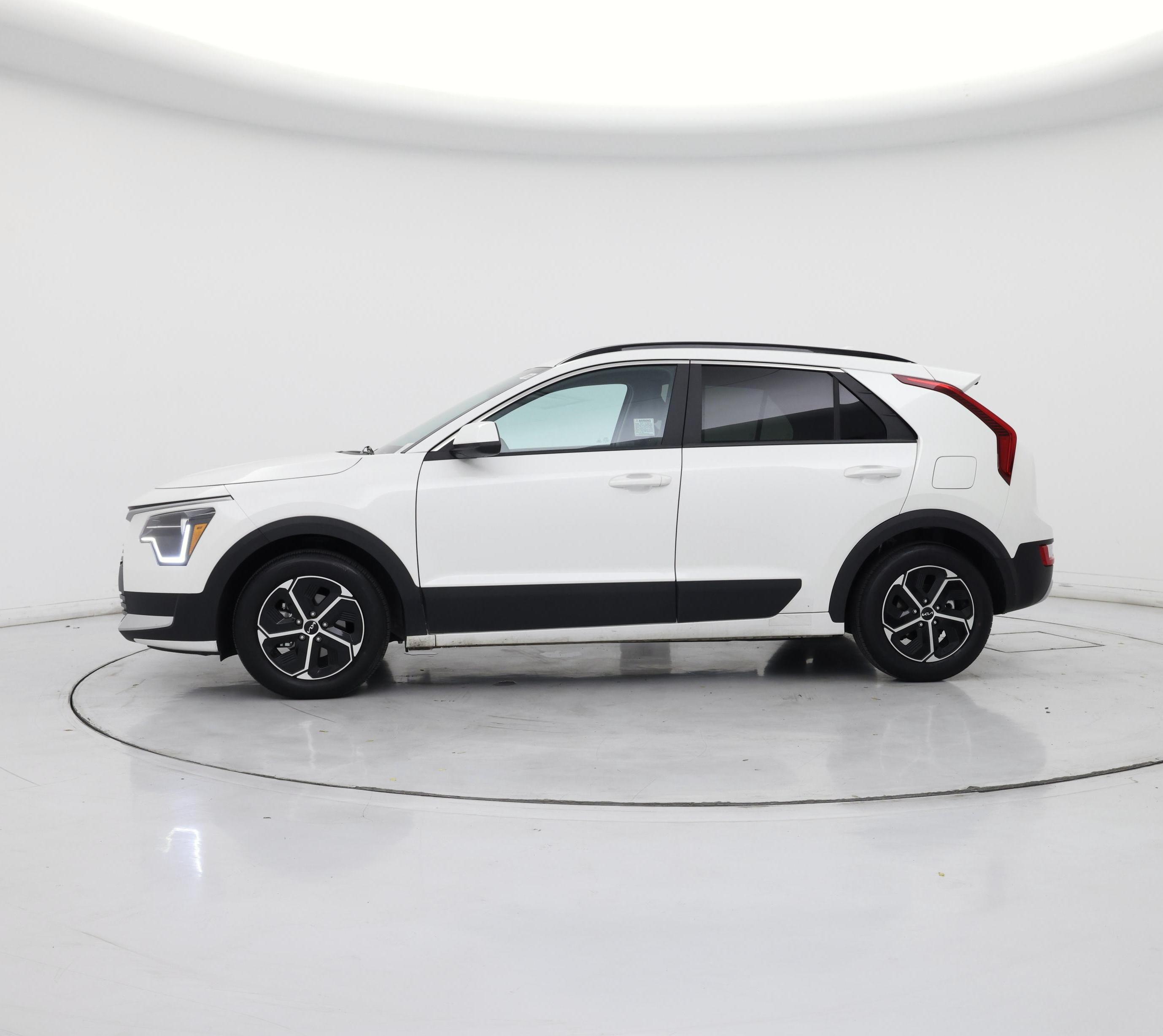 Thumbnail: 2025 Kia Niro - 3