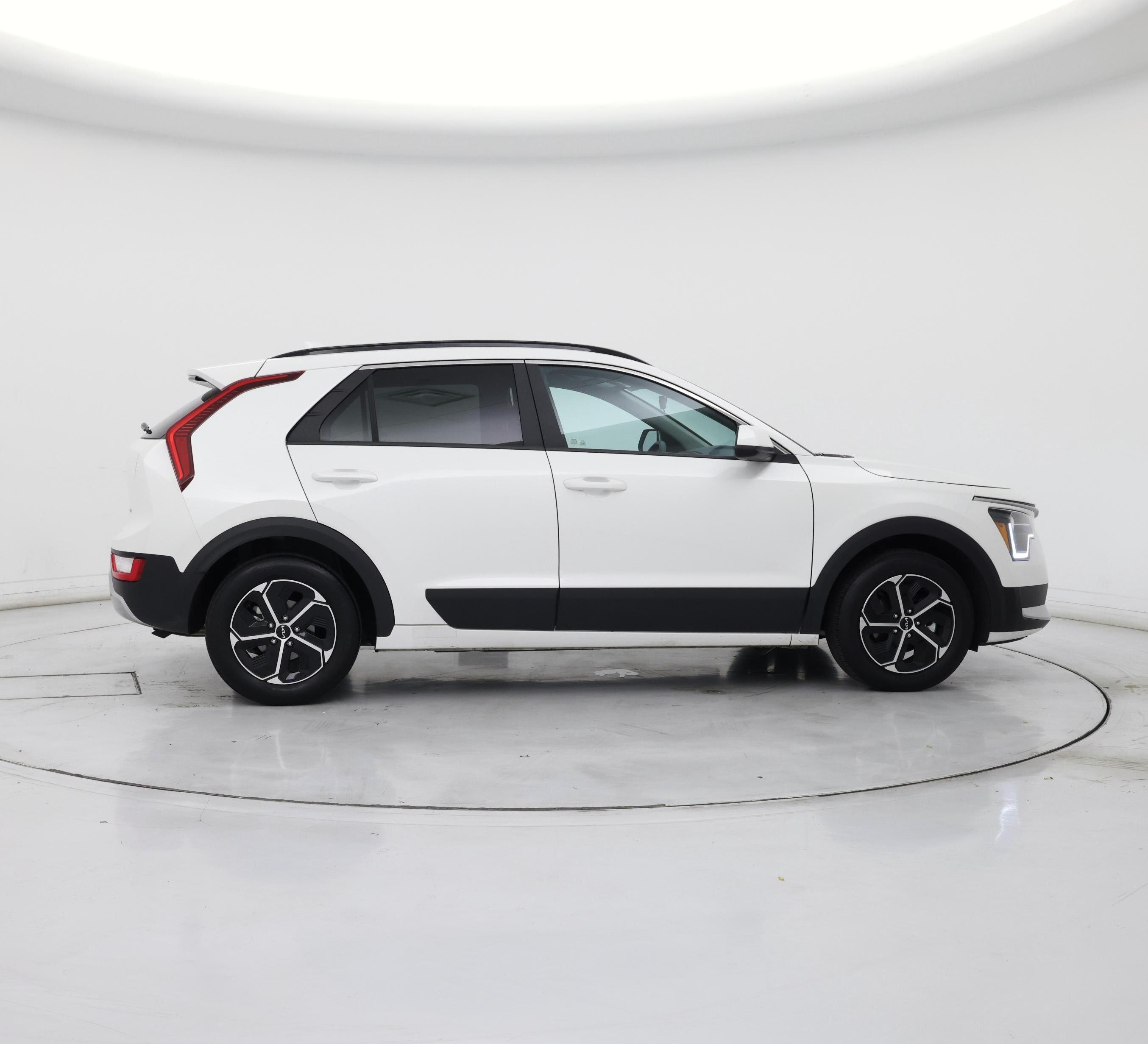 Thumbnail: 2025 Kia Niro - 7