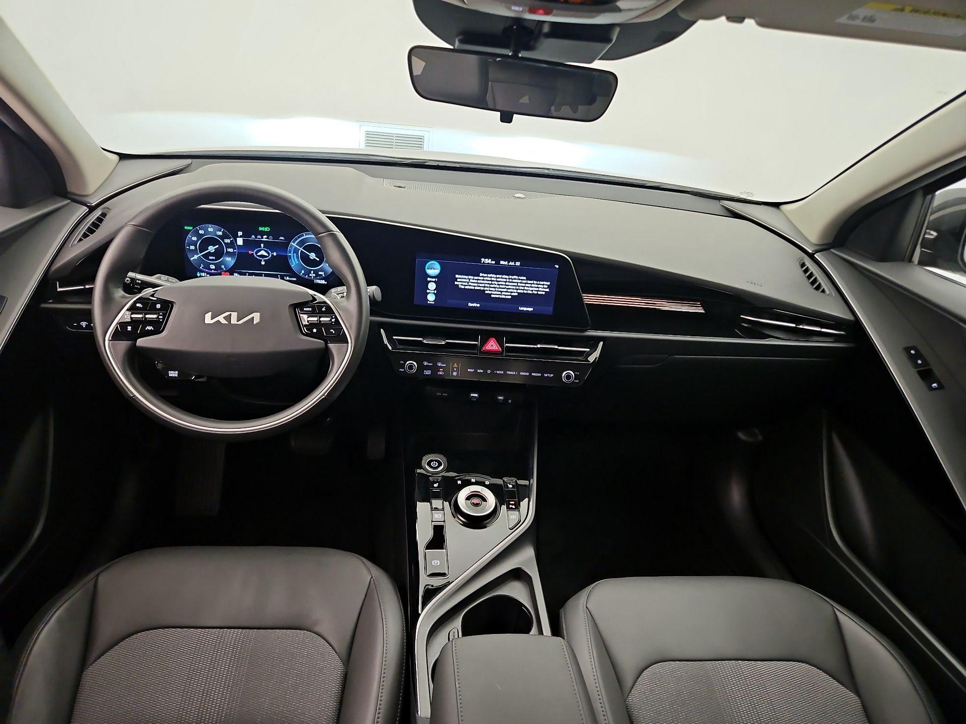 Thumbnail: 2024 Kia Niro - 9