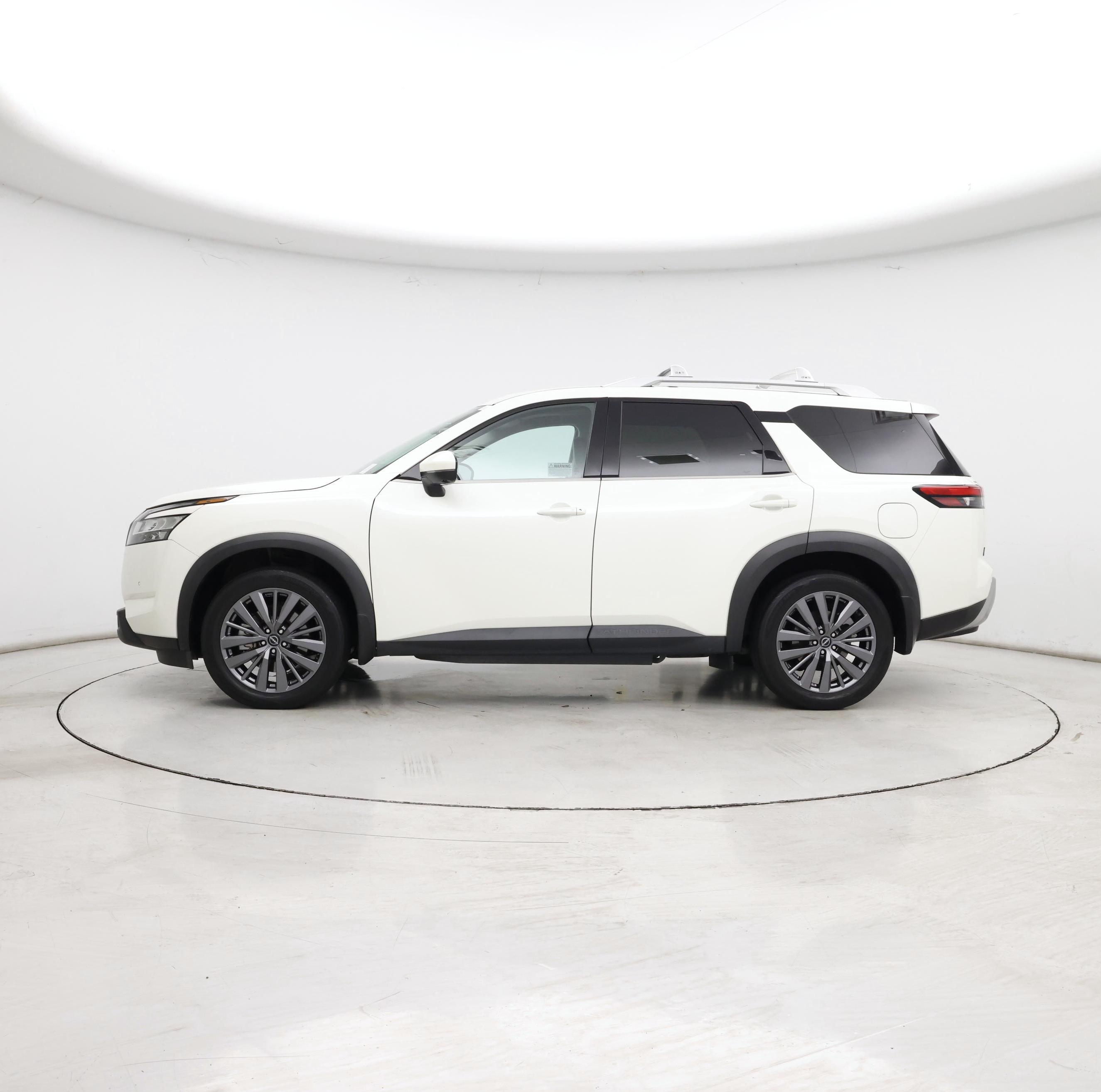 Thumbnail: 2023 Nissan Pathfinder - 3