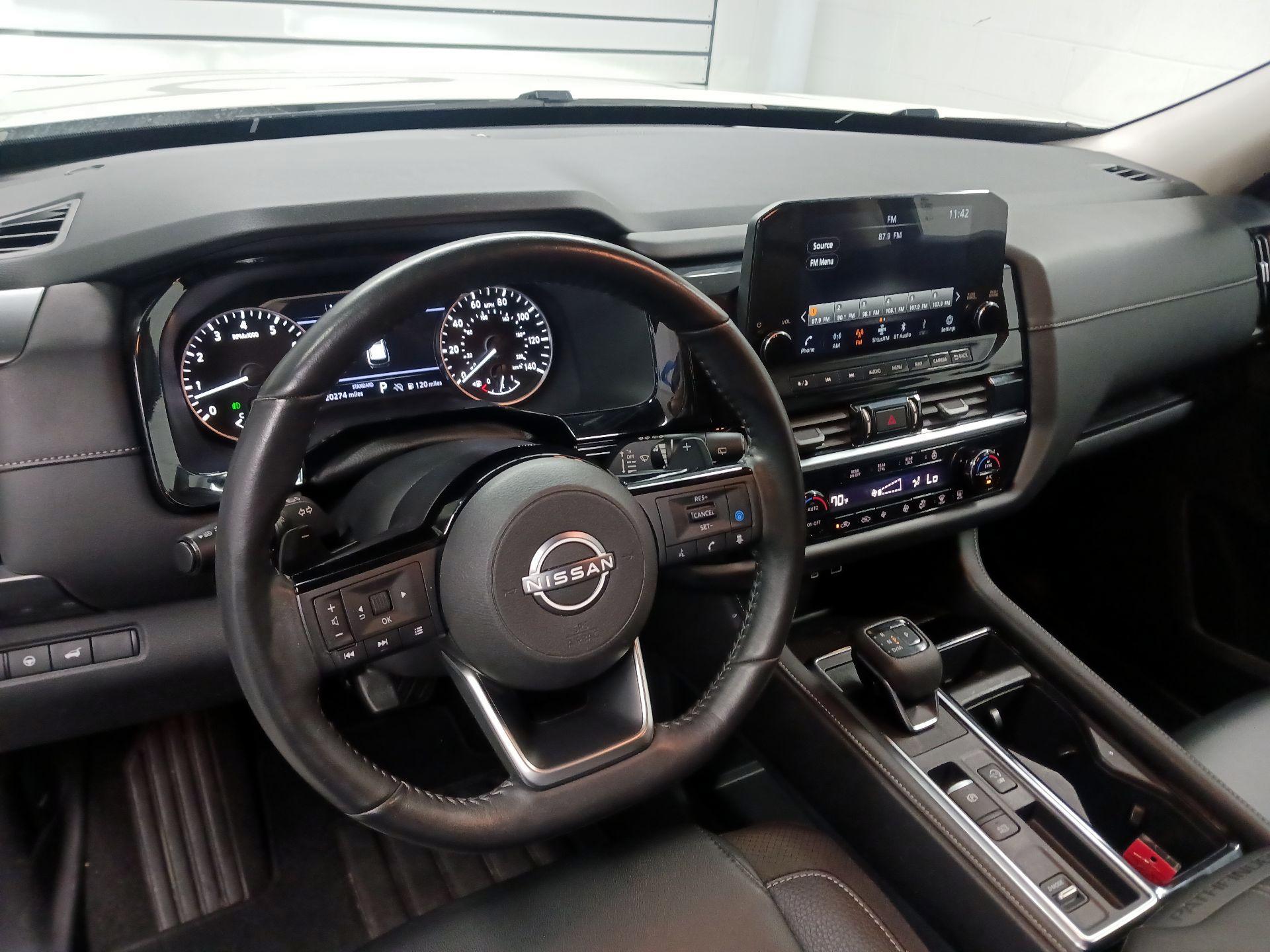 Thumbnail: 2023 Nissan Pathfinder - 9